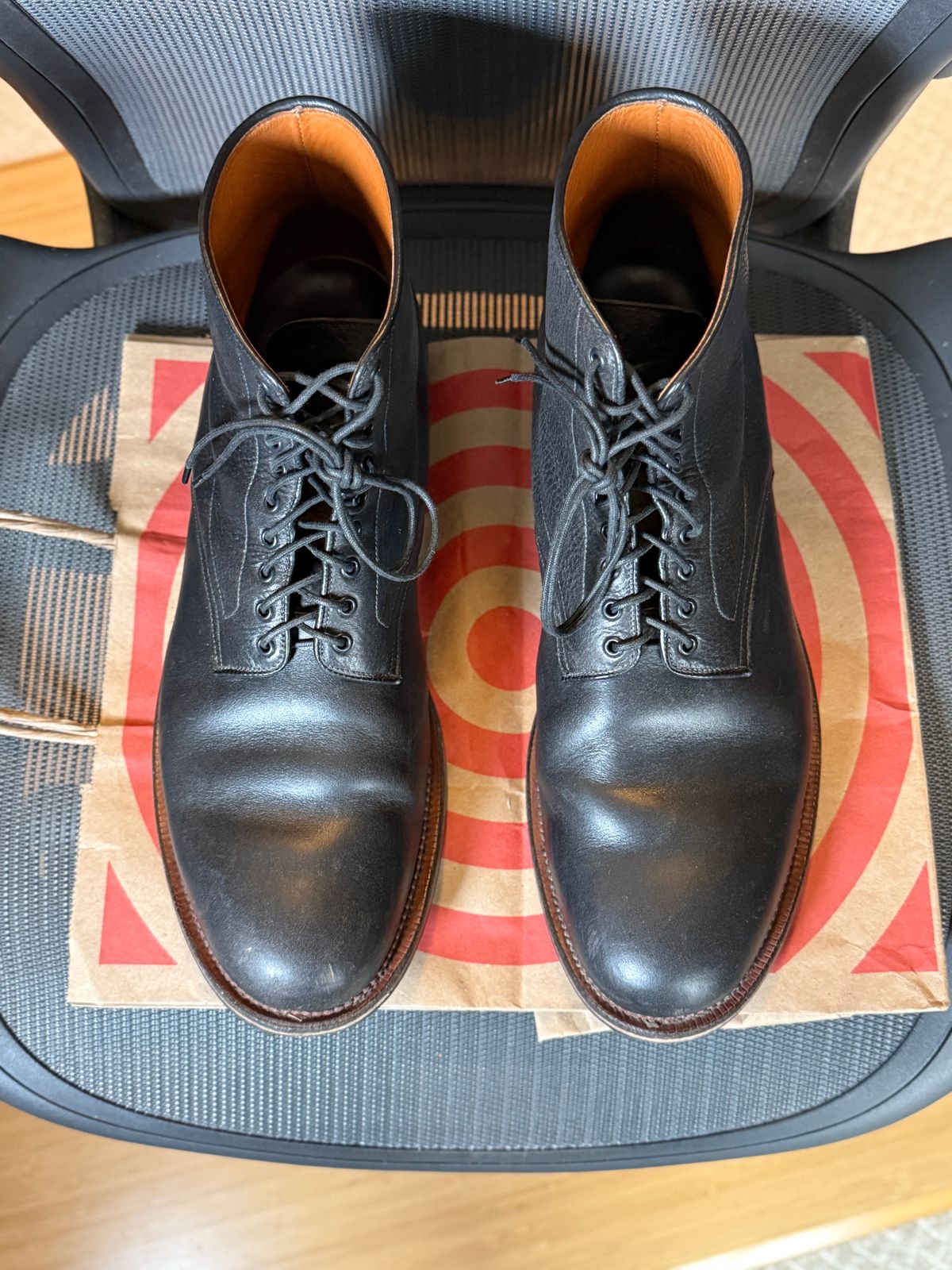 Photo by moznme on January 2, 2025 of the Viberg Navvy Boot in Horween Black Washed Chromexcel.