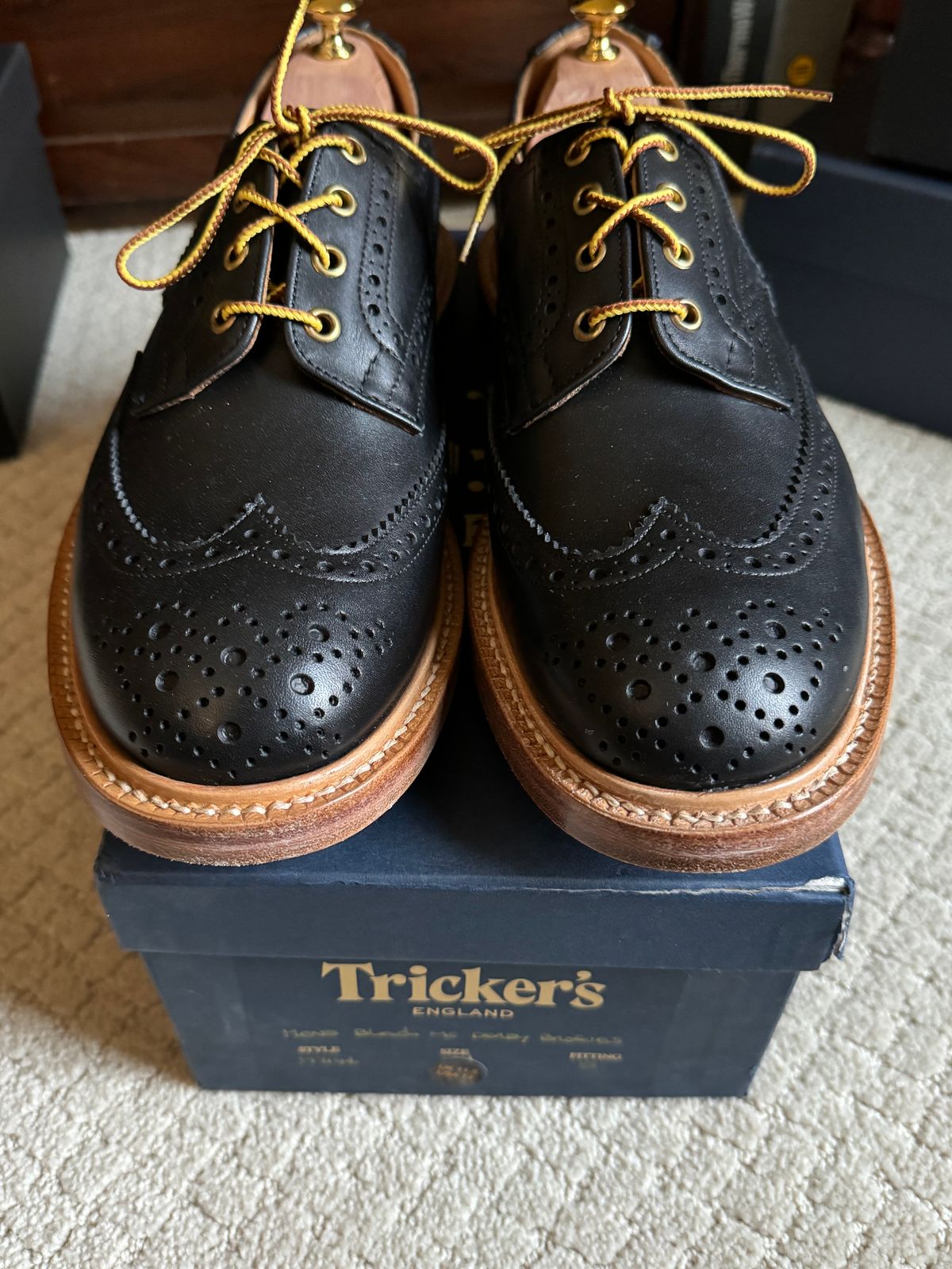 Photo by moznme on September 17, 2024 of the Tricker's Bourton Country Shoe in Trickers / Black MC.