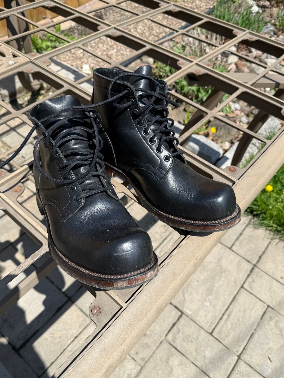 Photo by moznme on May 2, 2025 of the Viberg Service Boot in Horween Black Wooly CXL.