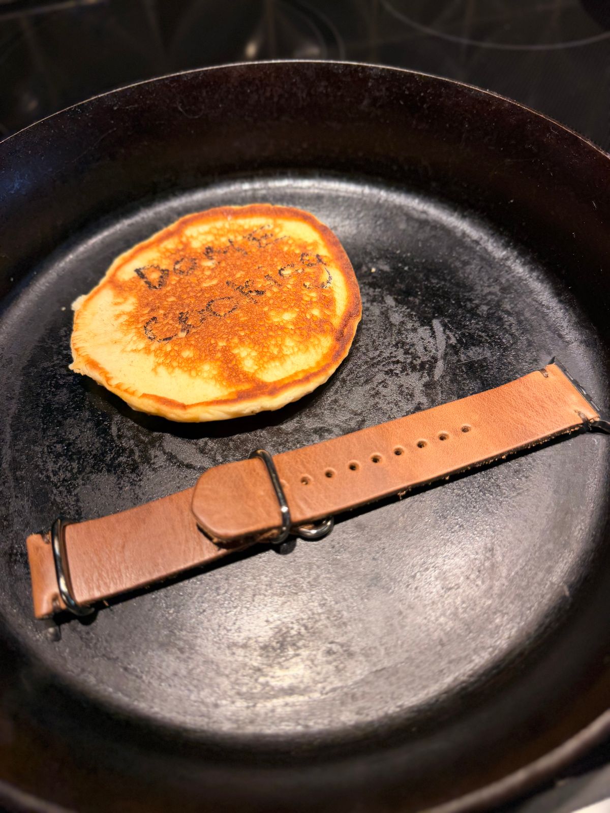 Photo by moznme on November 1, 2025 of the Popov Leather Apple Watch Band in Horween Natural Chromexcel.