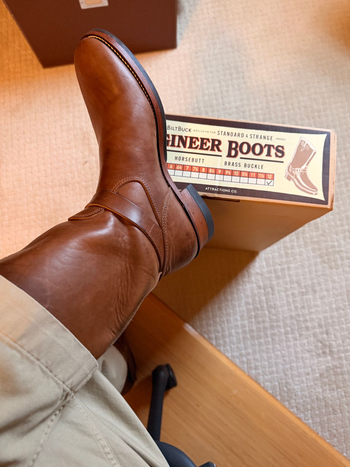 Photo by moznme on January 10, 2026 of the Attractions BILTBUCK Lot 444 in Brown Italian Horsebutt.