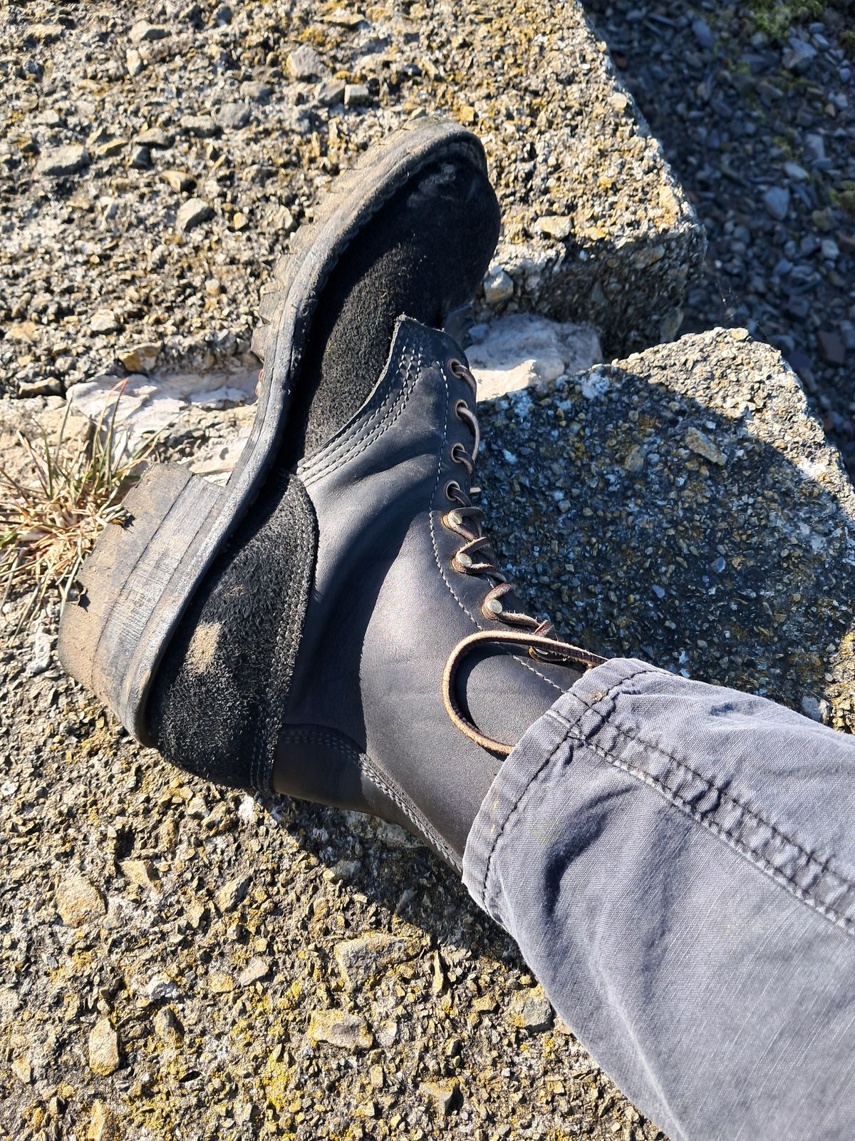 Photo by zealouscollie on May 3, 2025 of the JK Boots Fire Inlander in Seidel Black MaxSupport.