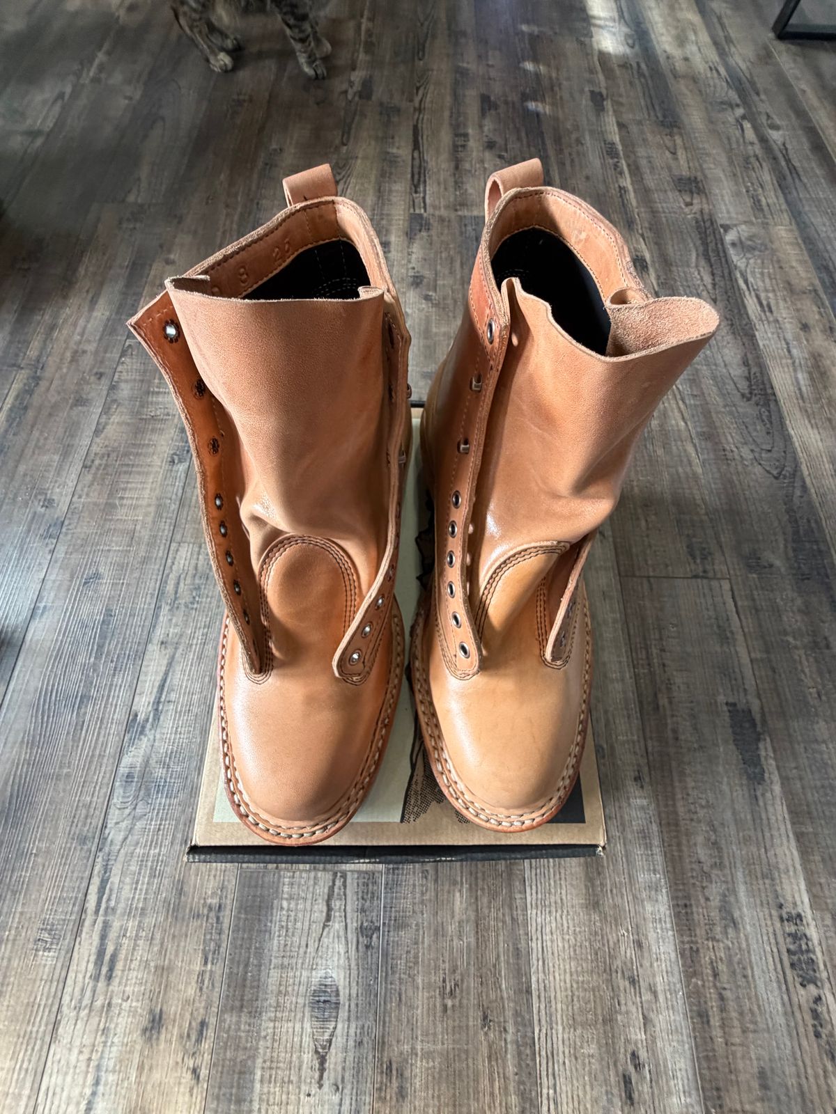 Photo by Foamkiller on January 12, 2026 of the White's 350 Cutter in Maryam Natural Horsebutt.