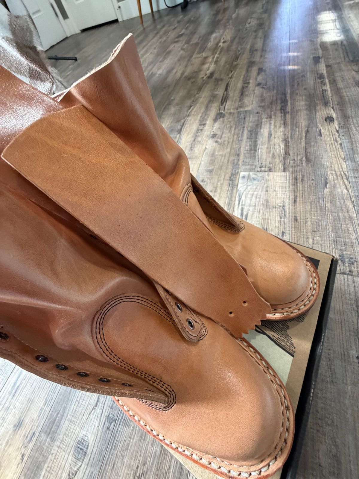 Photo by Foamkiller on January 12, 2026 of the White's 350 Cutter in Maryam Natural Horsebutt.