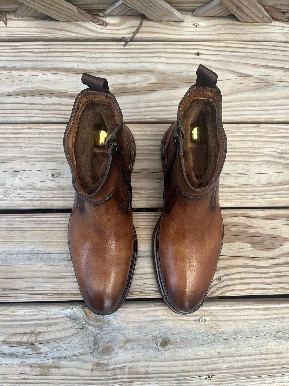 Photo by theoldsole on October 1, 2024 of the Carlos Santos Maxwel in Unknown Grain Leather.