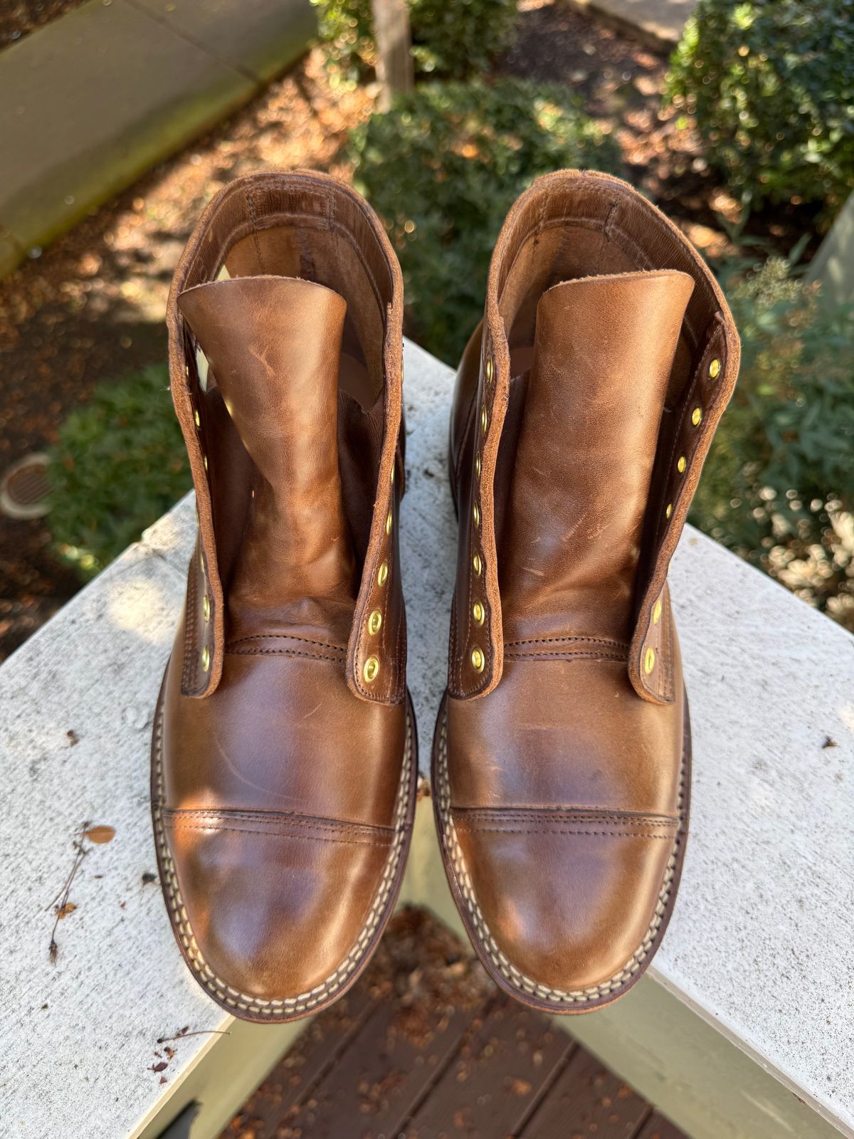 Photo by lubenthrust on October 11, 2024 of the Viberg Service Boot PCT in Horween Natural Chromexcel.
