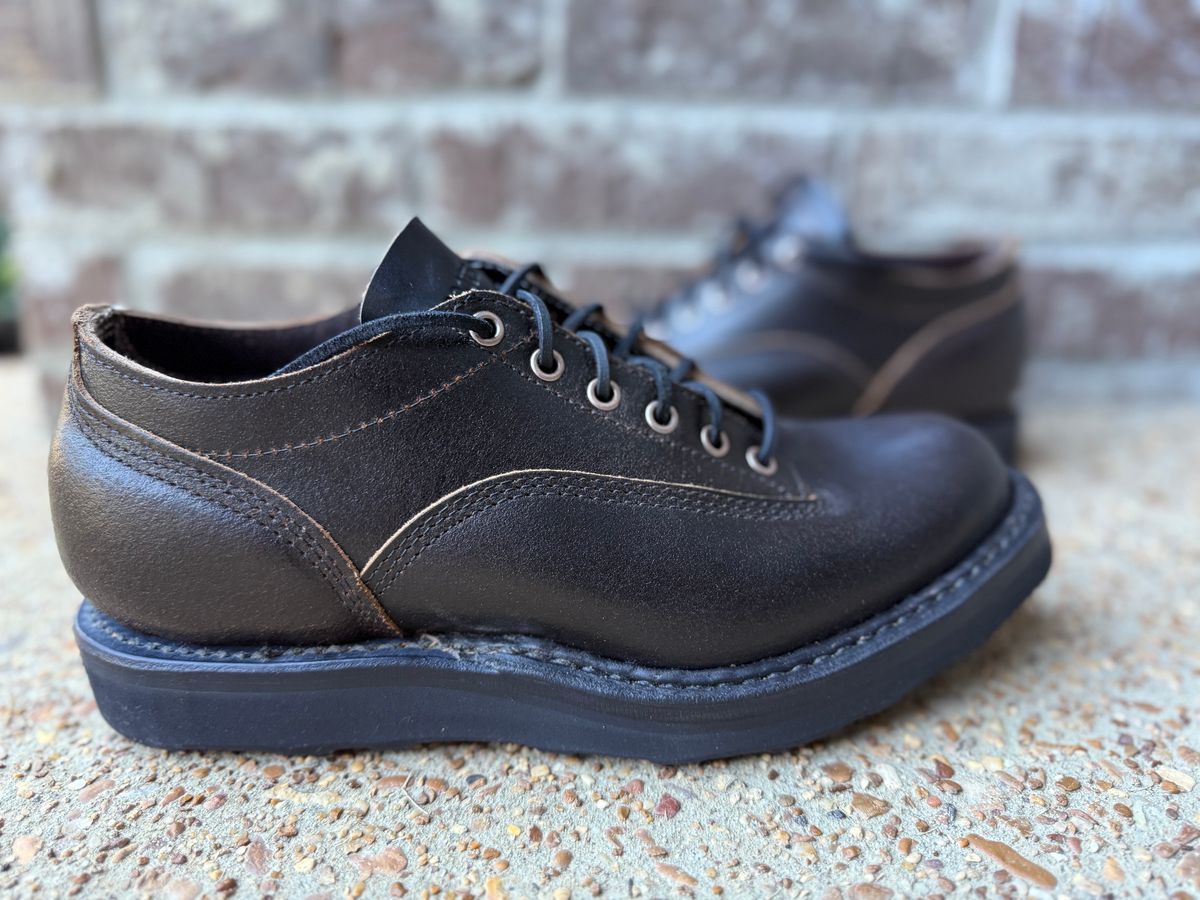 Photo by TBorggi on October 9, 2025 of the White's Whites / x Division Road LTT 300 Oxford C461 in Horween Dark Brown Waxed Flesh.