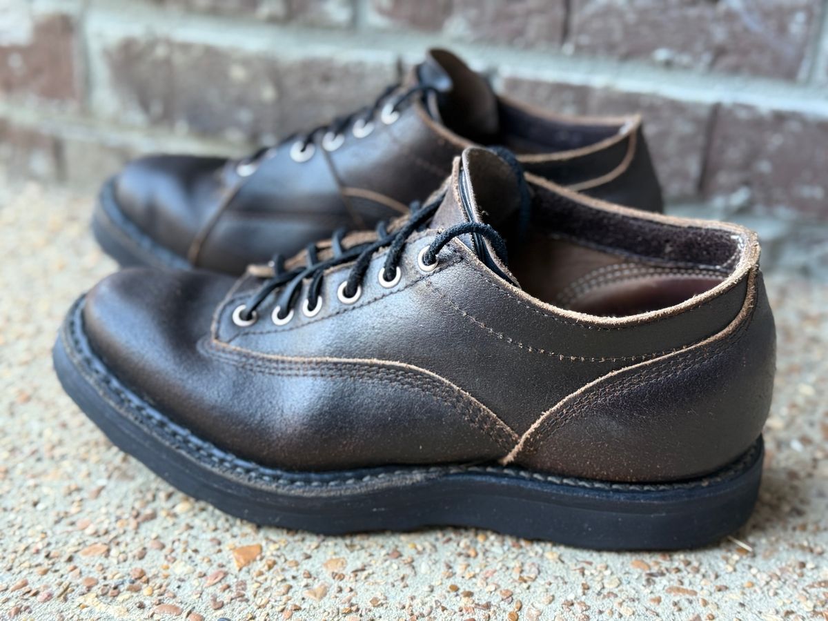 Photo by TBorggi on October 31, 2025 of the White's Whites / x Division Road LTT 300 Oxford C461 in Horween Dark Brown Waxed Flesh.