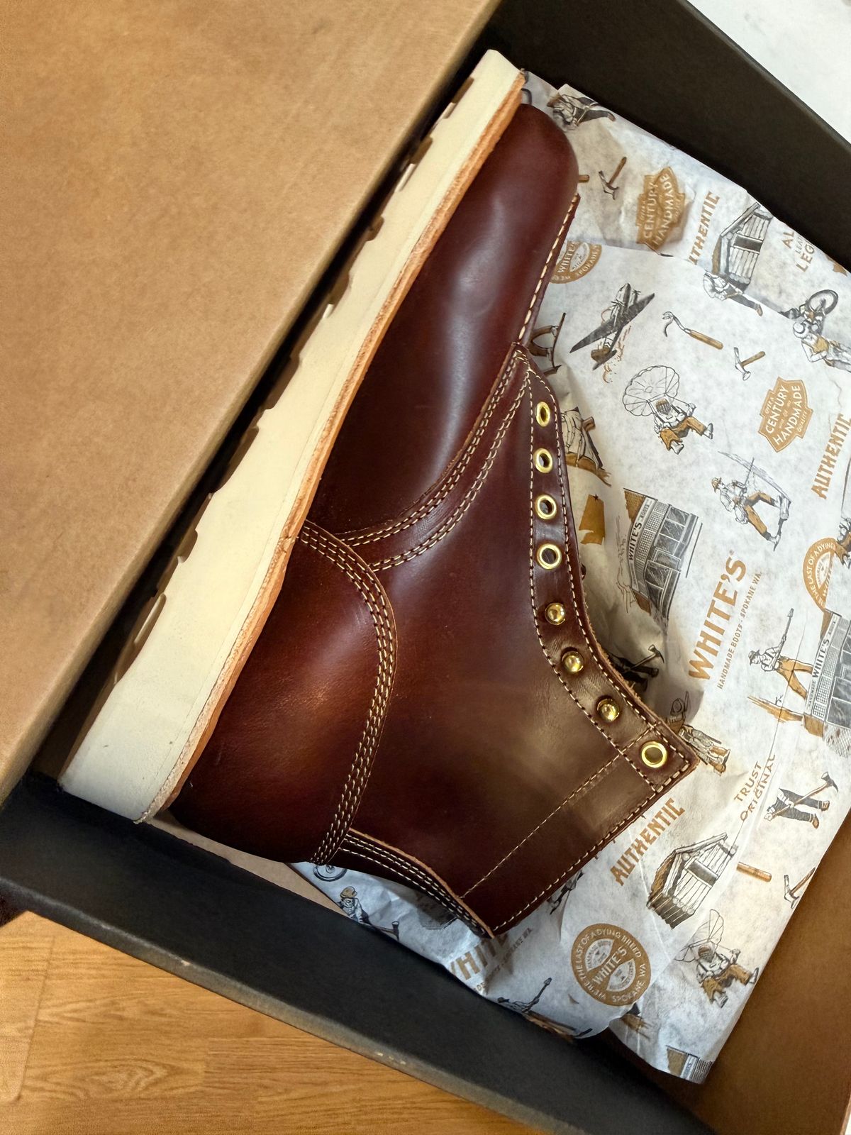 Photo by Ahab78 on November 25, 2025 of the White's Perry 6" Select in Seidel British Tan Double Shot.