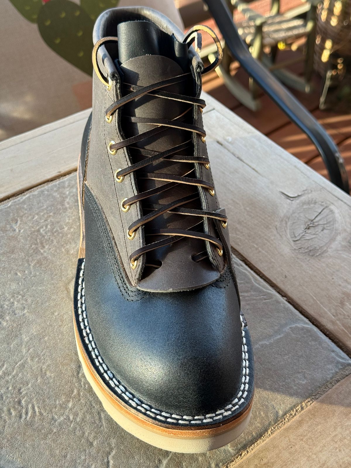 Photo by Ahab78 on May 8, 2026 of the Nicks Bromley in Cypress Light Grey & Pacific Waxed Flesh.