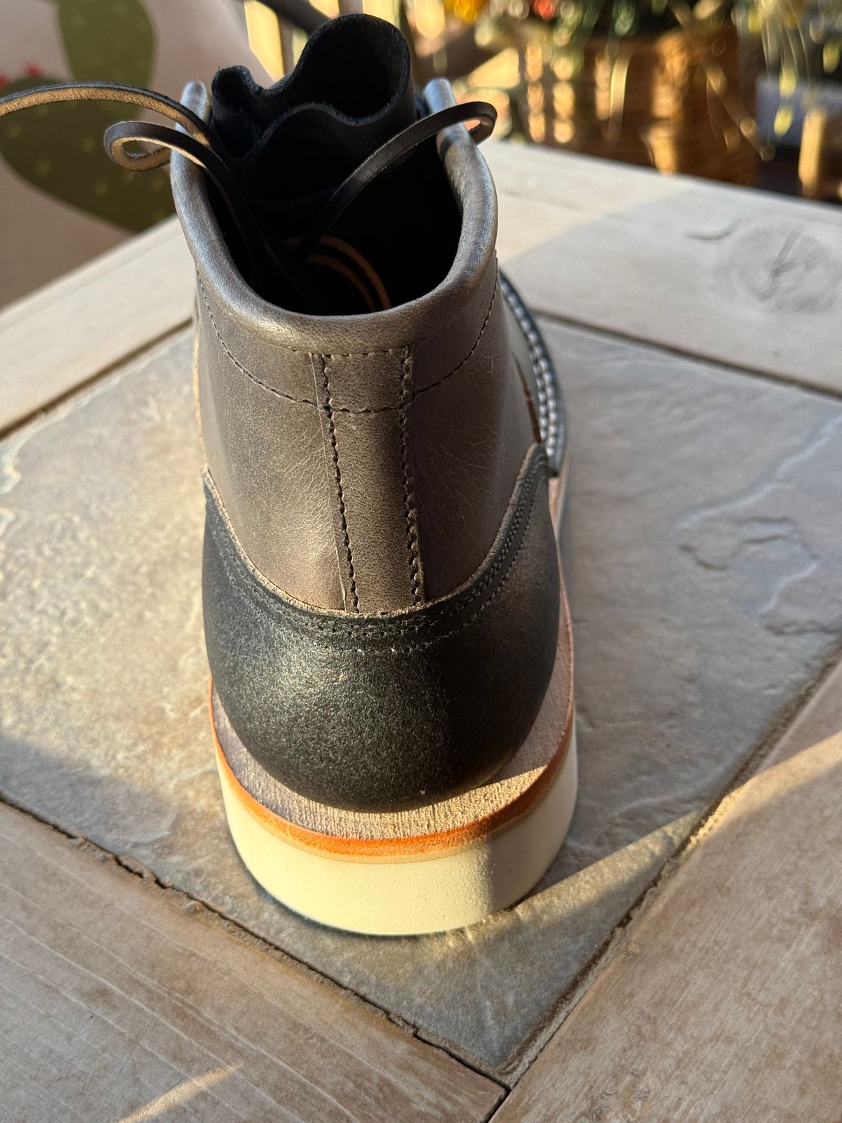 Photo by Ahab78 on May 8, 2026 of the Nicks Bromley in Cypress Light Grey & Pacific Waxed Flesh.