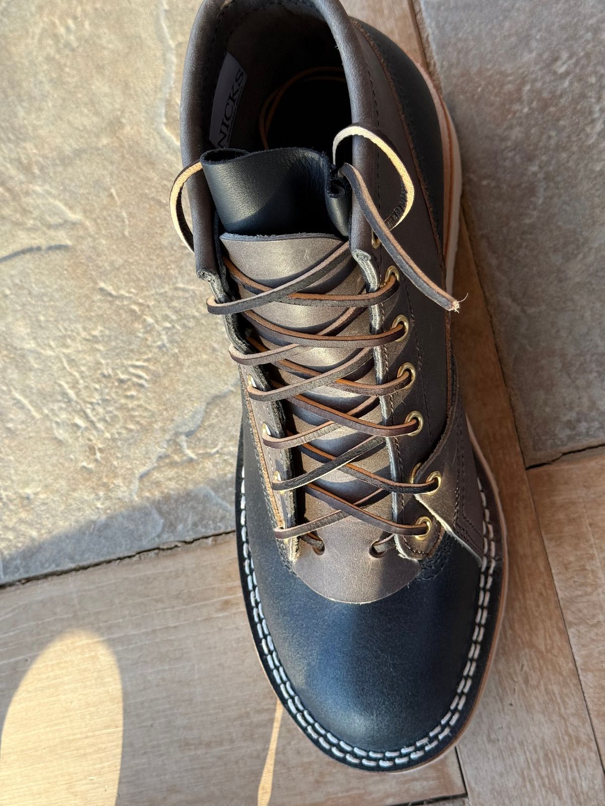 Photo by Ahab78 on May 8, 2026 of the Nicks Bromley in Cypress Light Grey & Pacific Waxed Flesh.