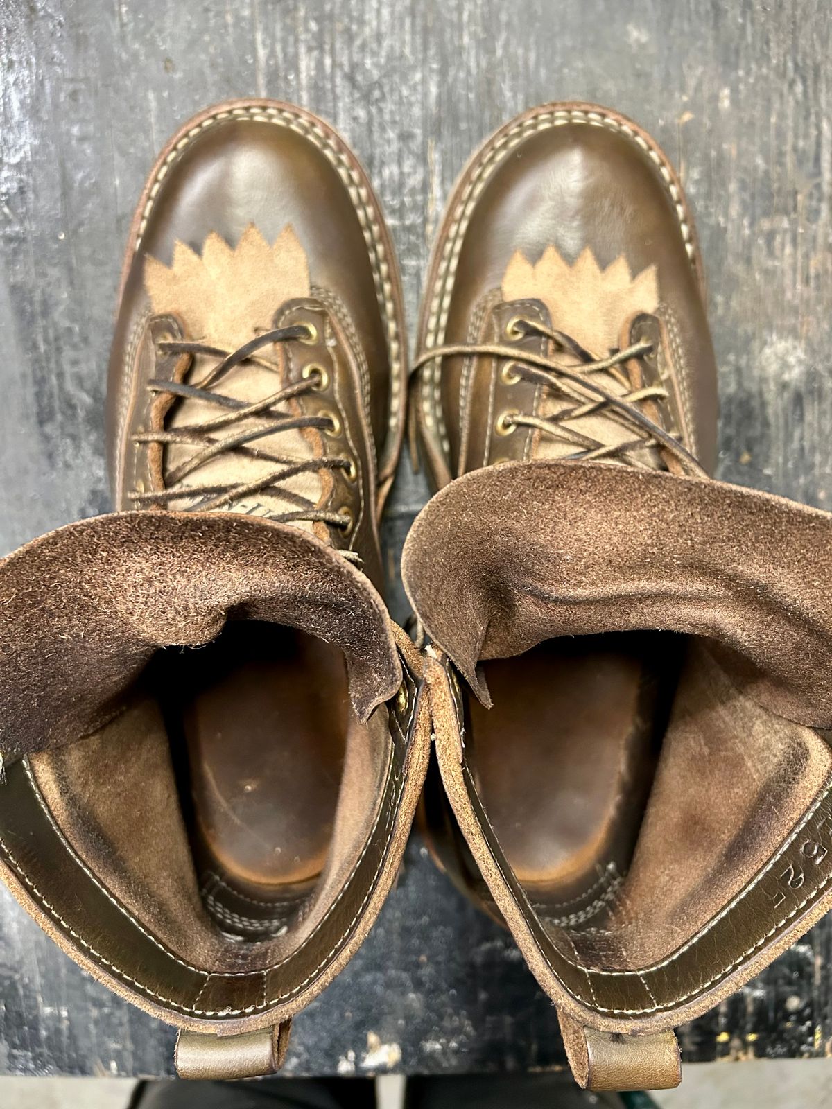 Photo by Vic on October 14, 2025 of the Whites Green Pasture Lace To Toe C350ltt-cs in Horween Greener Pastures Dublin.