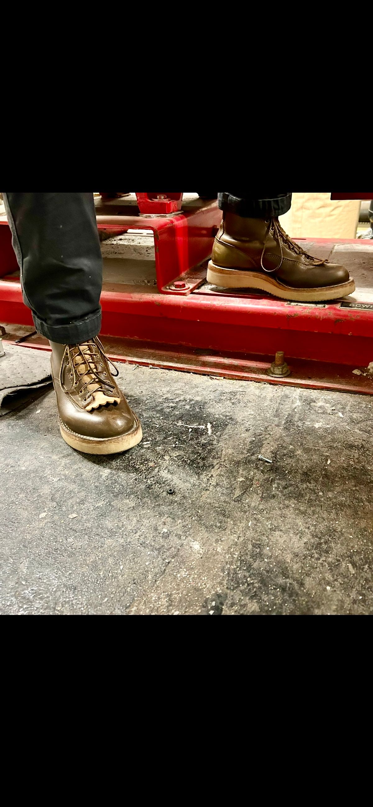 Photo by Vic on November 3, 2025 of the Whites Green Pasture Lace To Toe C350ltt-cs in Horween Greener Pastures Dublin.