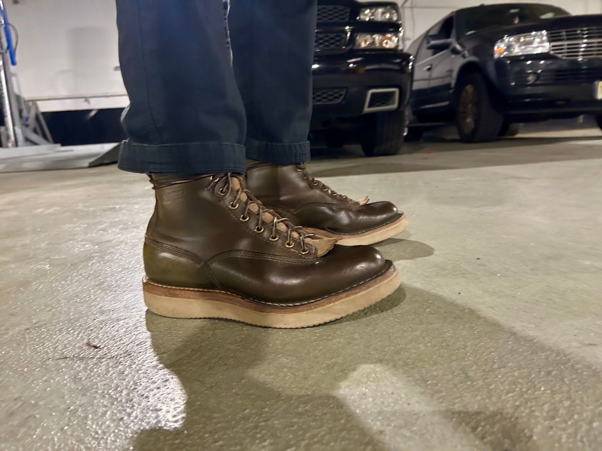 Photo by Vic on November 18, 2025 of the Whites Green Pasture Lace To Toe C350ltt-cs in Horween Greener Pastures Dublin.