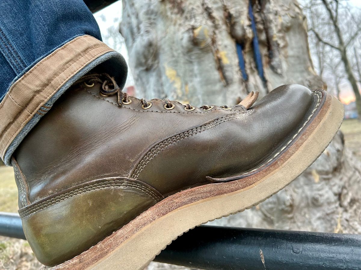 Photo by Vic on January 17, 2026 of the Whites Green Pasture Lace To Toe C350ltt-cs in Horween Greener Pastures Dublin.