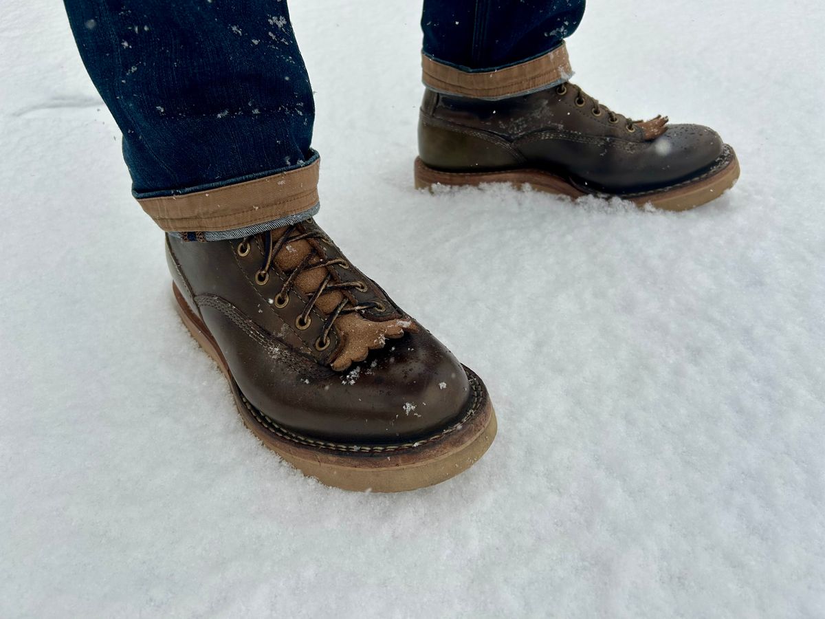 Photo by Vic on January 17, 2026 of the Whites Green Pasture Lace To Toe C350ltt-cs in Horween Greener Pastures Dublin.