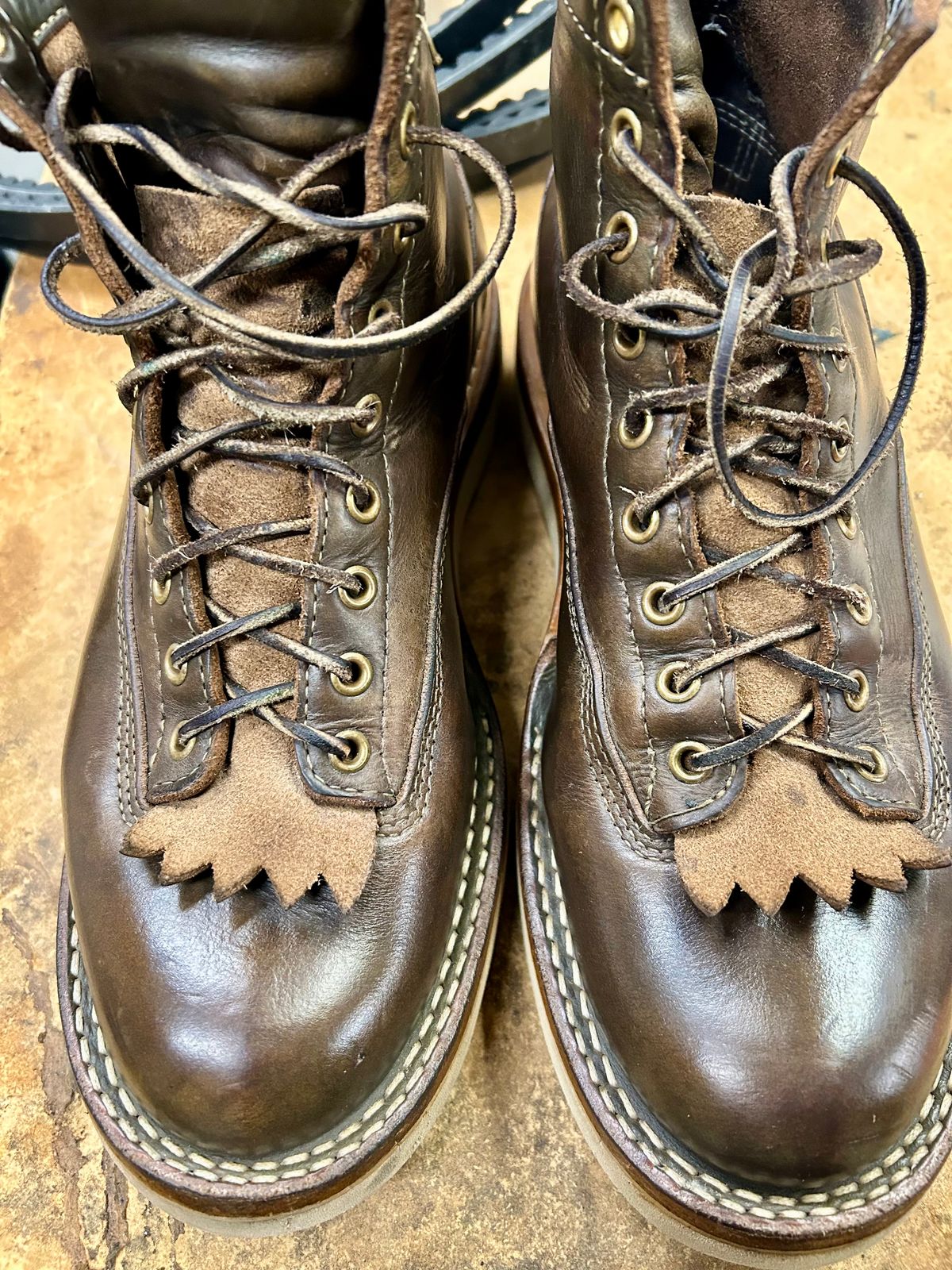 Photo by Vic on February 25, 2026 of the Whites Green Pasture Lace To Toe C350ltt-cs in Horween Greener Pastures Dublin.