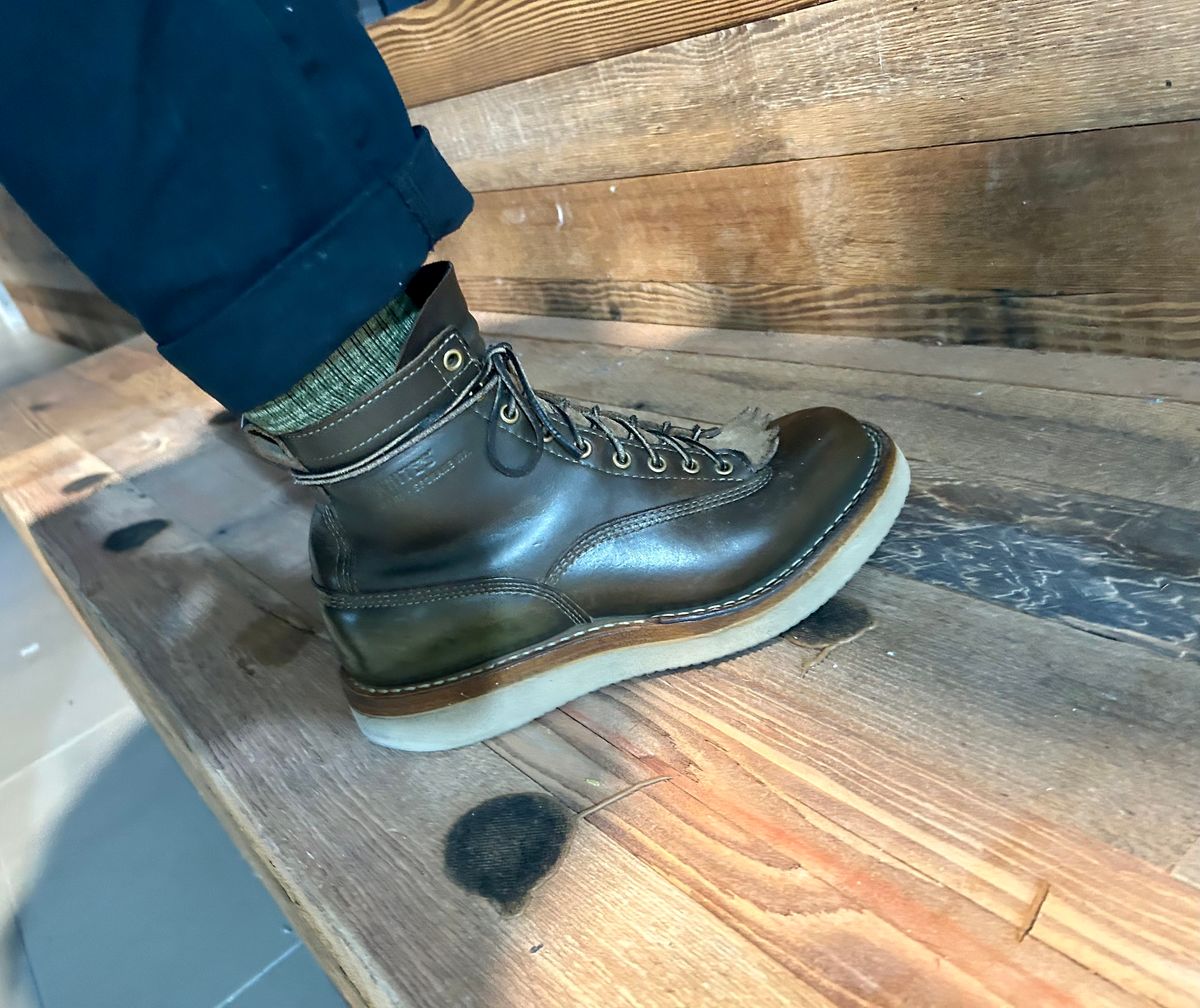 Photo by Vic on February 26, 2026 of the Whites Green Pasture Lace To Toe C350ltt-cs in Horween Greener Pastures Dublin.
