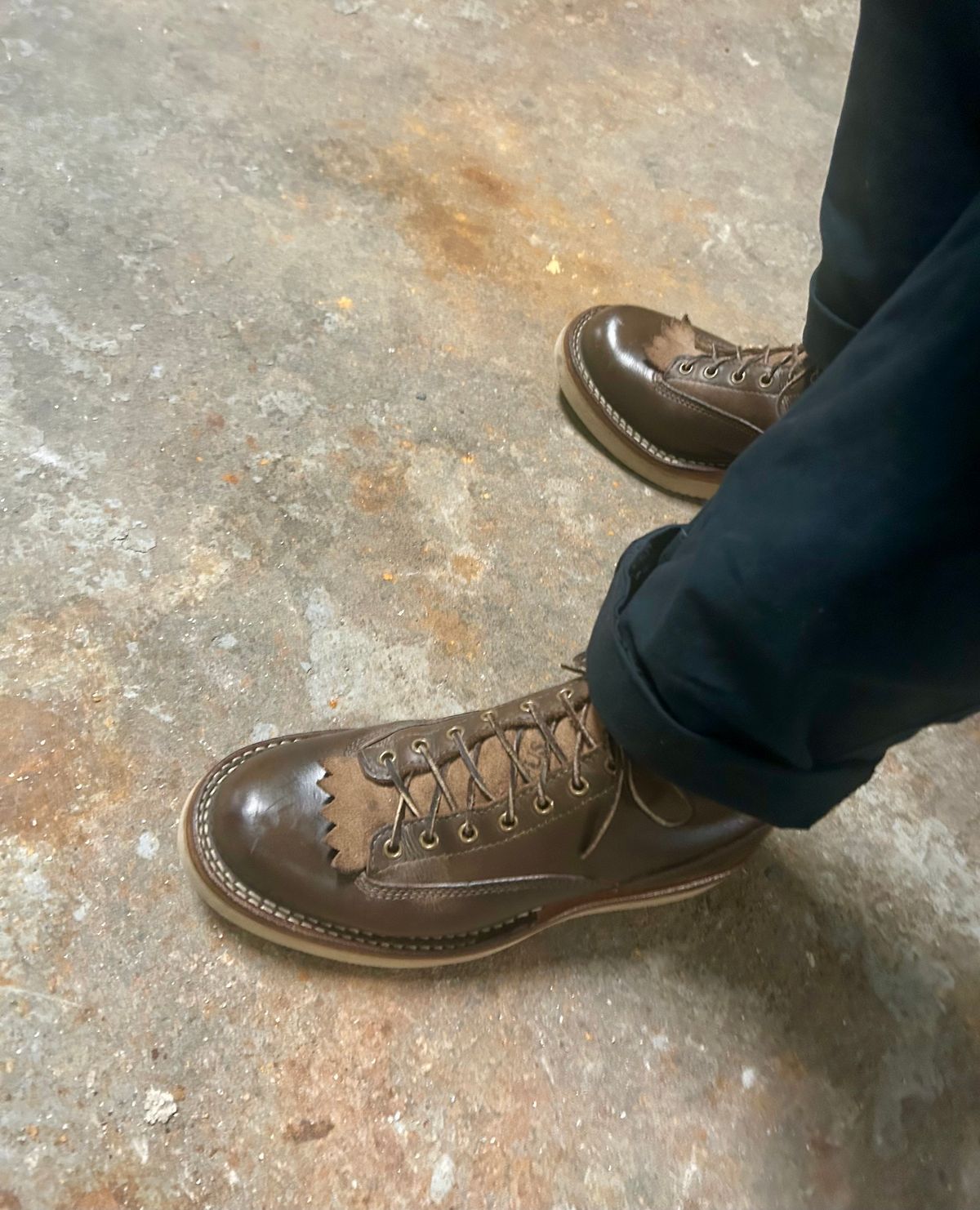 Photo by Vic on February 25, 2026 of the Whites Green Pasture Lace To Toe C350ltt-cs in Horween Greener Pastures Dublin.