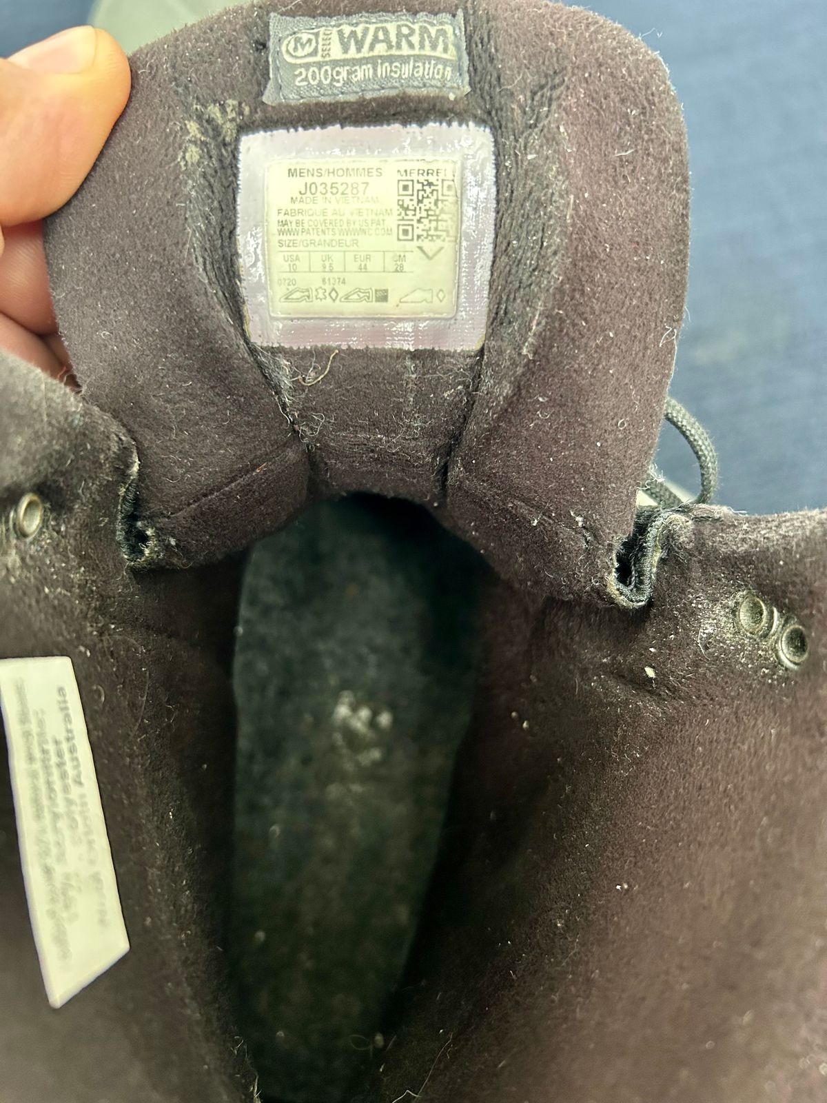 Photo by Vic on February 23, 2026 of the Merrell Merrell Men's Thermo Overlook 2 Mid Waterproof (Black) in Unknown Leather & Rubber.