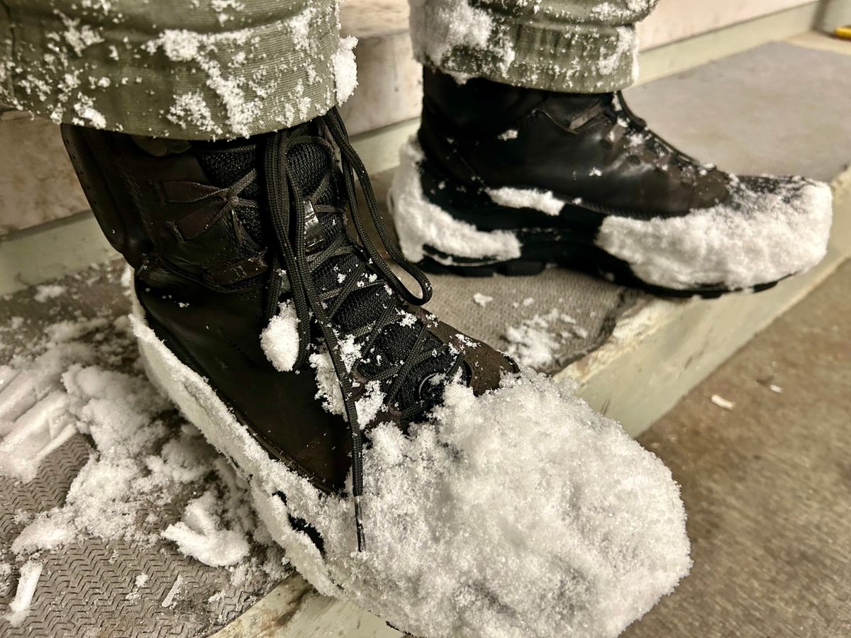 Photo by Vic on February 23, 2026 of the Merrell Merrell Men's Thermo Overlook 2 Mid Waterproof (Black) in Unknown Leather & Rubber.