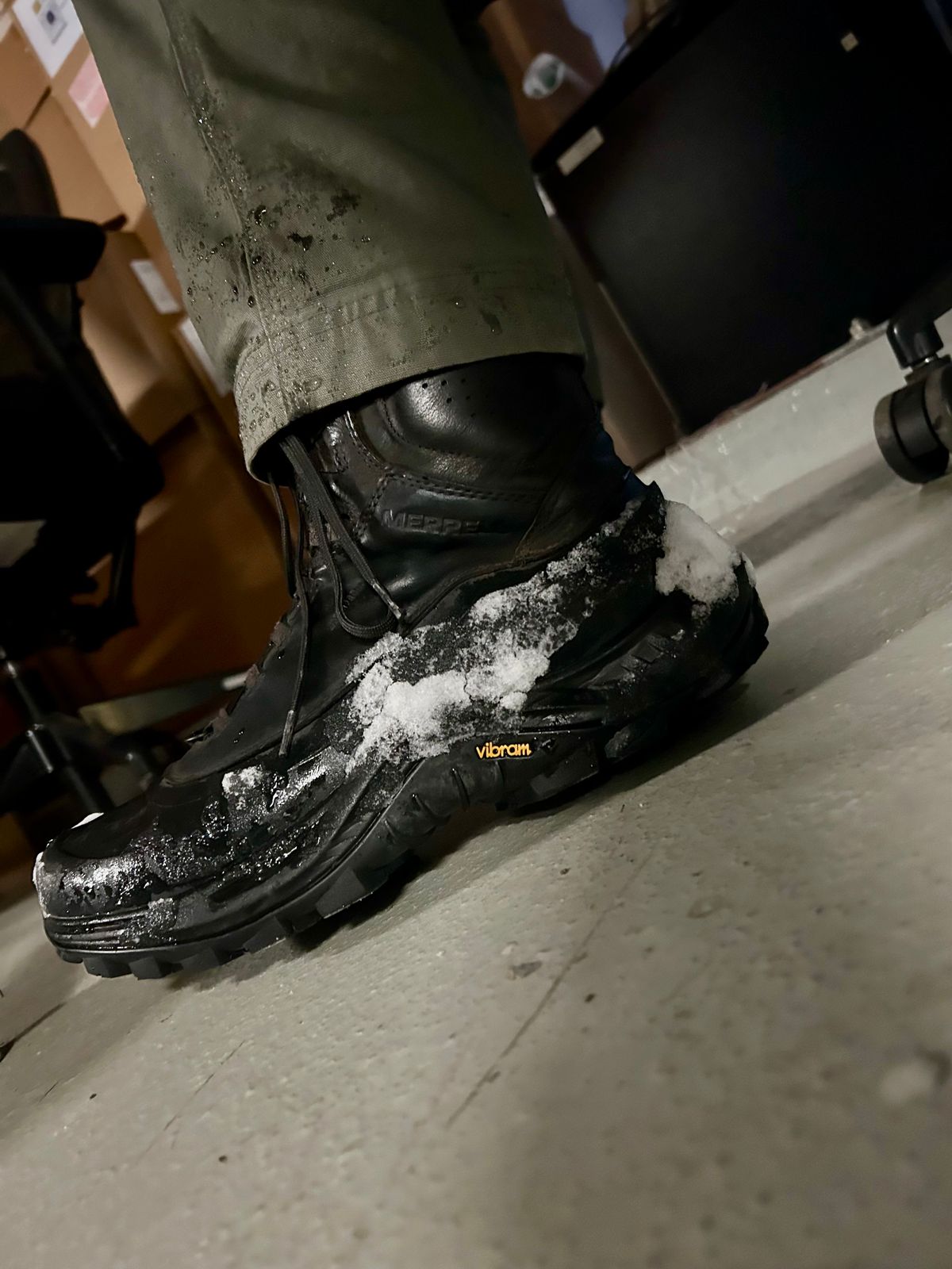 Photo by Vic on February 23, 2026 of the Merrell Merrell Men's Thermo Overlook 2 Mid Waterproof (Black) in Unknown Leather & Rubber.