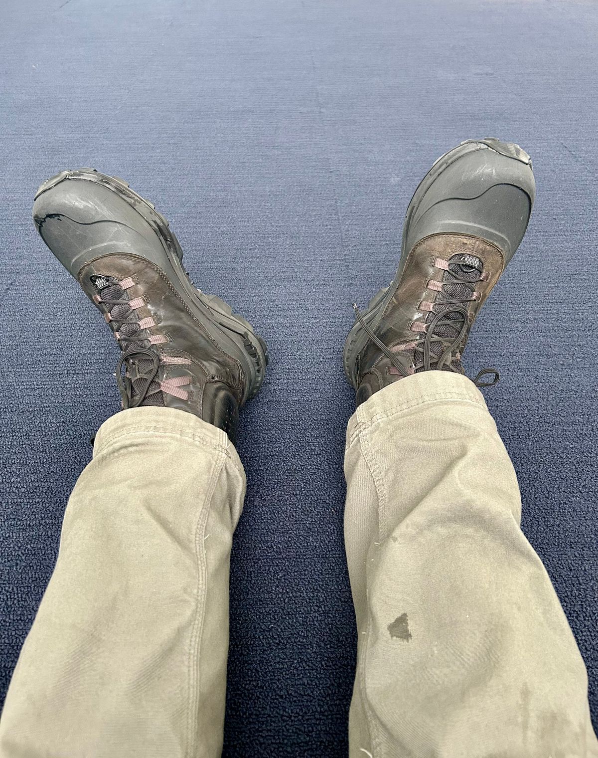 Photo by Vic on February 23, 2026 of the Merrell Merrell Men's Thermo Overlook 2 Mid Waterproof (Black) in Unknown Leather & Rubber.
