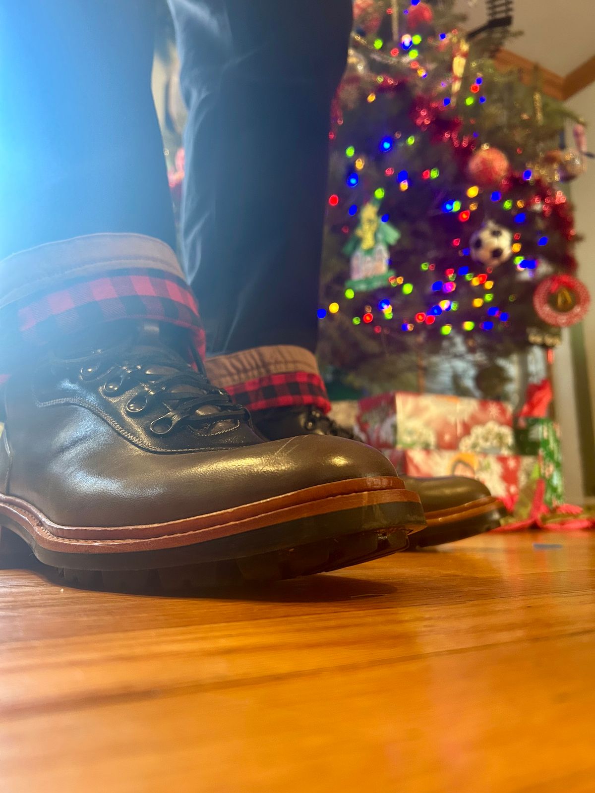 Photo by Vic on December 24, 2025 of the Blkbrd Shoemaker Bulwark Trek Boot in Horween Green Horse Rump.