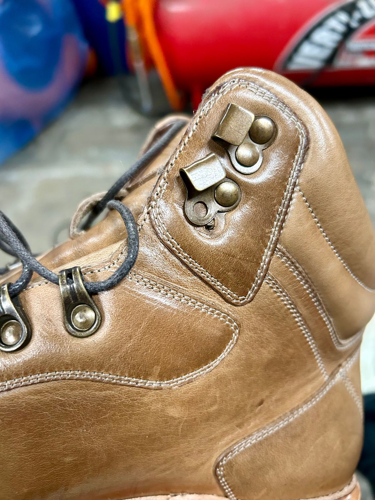 Photo by Vic on January 30, 2026 of the Blkbrd Shoemaker Bulwark Trek Boot in Horween Natural Chromepak.