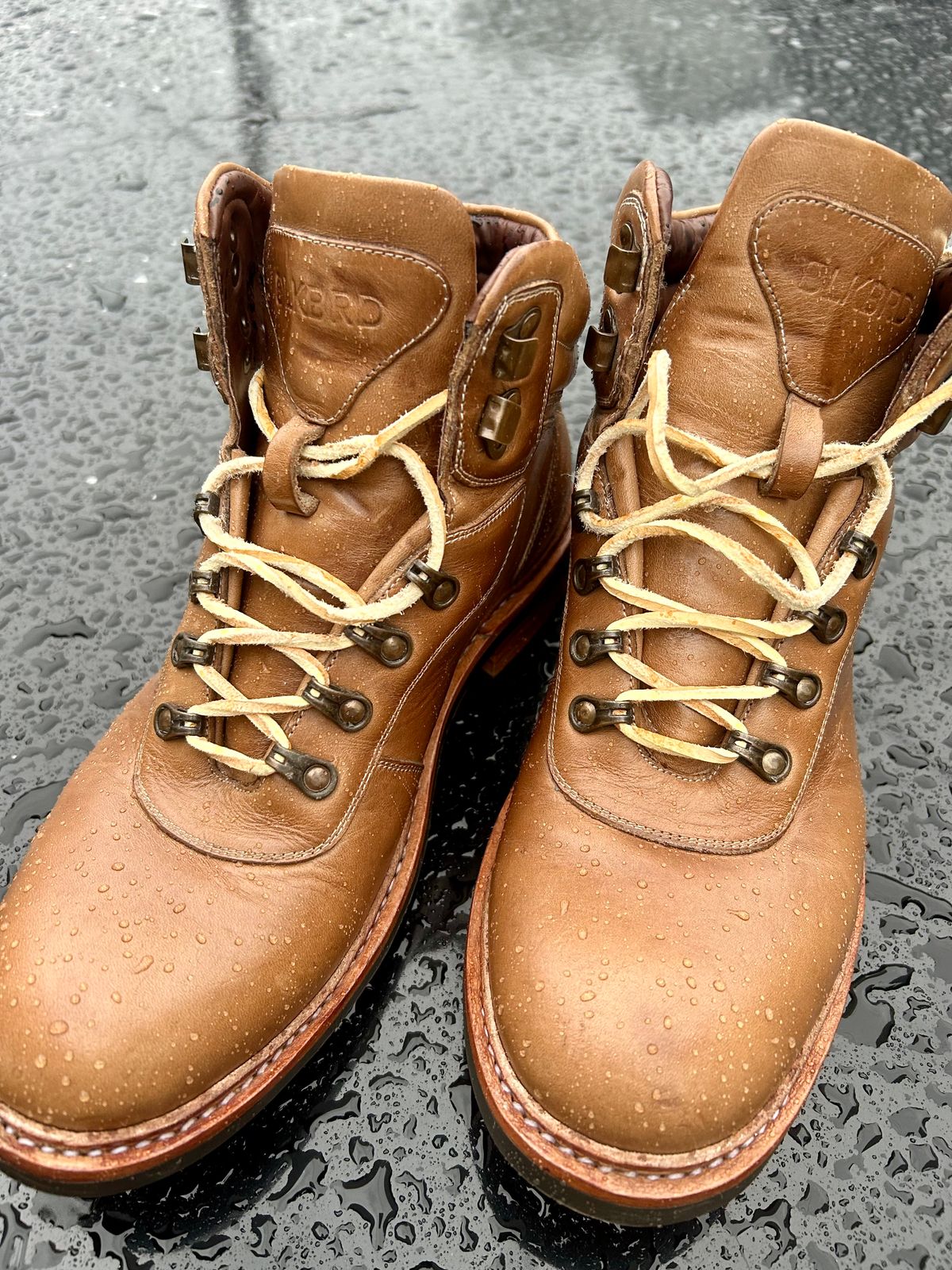 Photo by Vic on May 23, 2026 of the Blkbrd Shoemaker Bulwark Trek Boot in Horween Natural Chromepak.