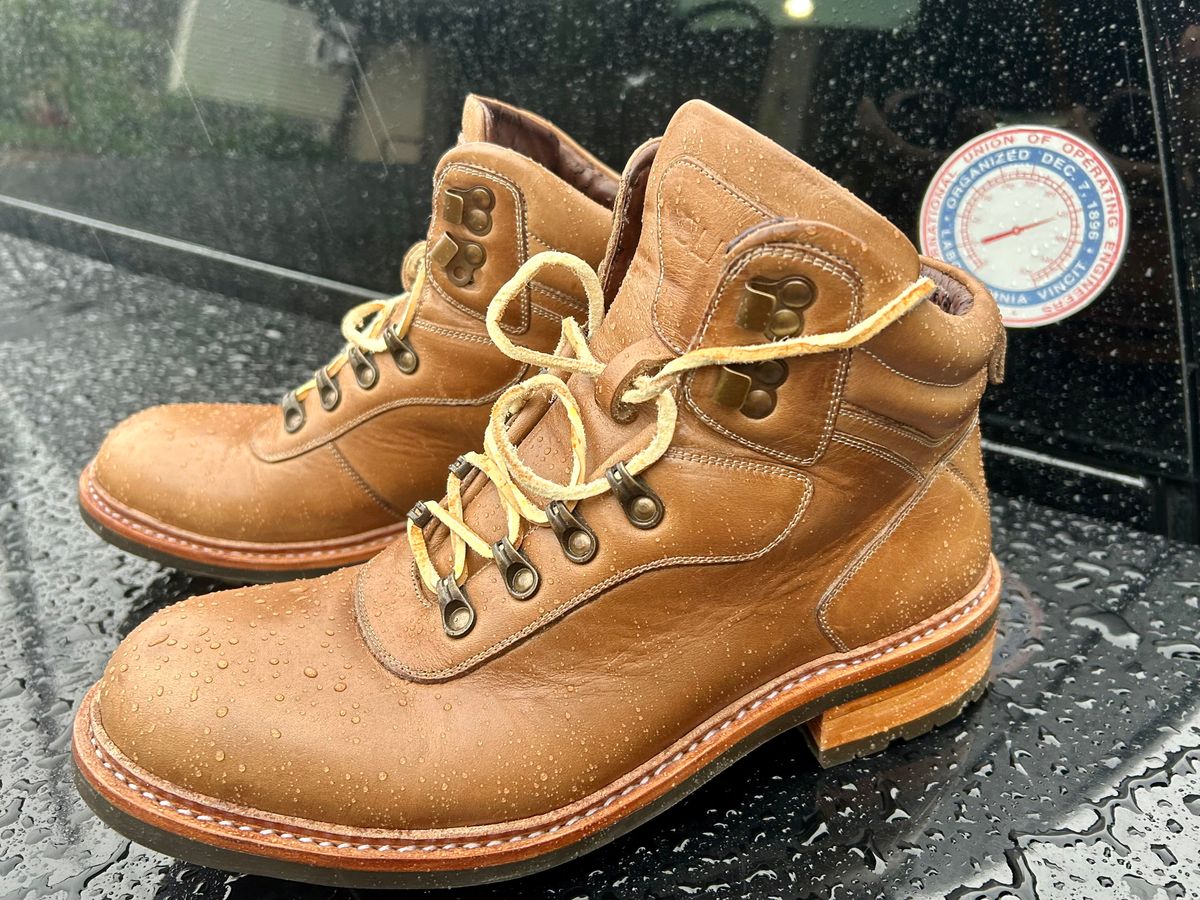 Photo by Vic on May 23, 2026 of the Blkbrd Shoemaker Bulwark Trek Boot in Horween Natural Chromepak.