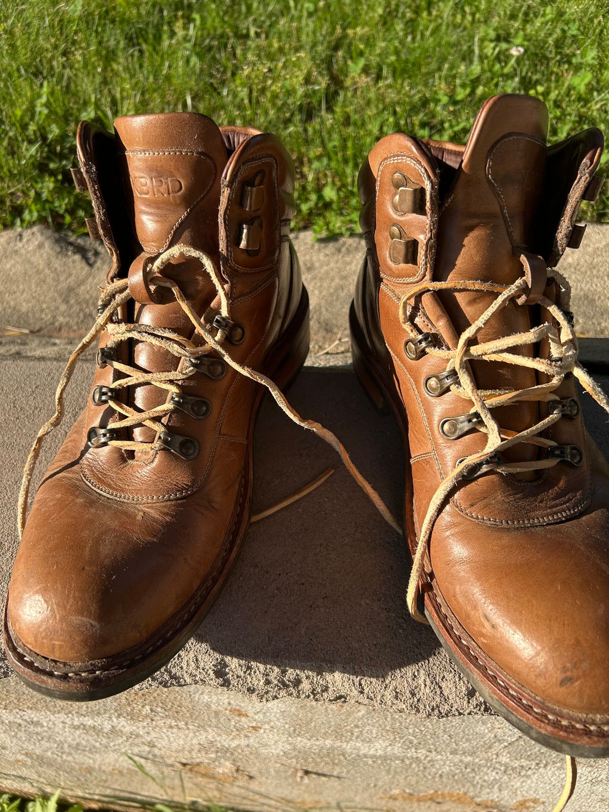 Photo by Vic on May 31, 2026 of the Blkbrd Shoemaker Bulwark Trek Boot in Horween Natural Chromepak.