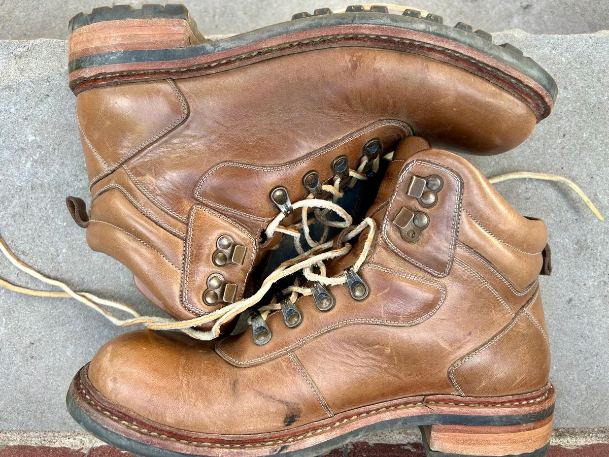 Photo by Vic on May 31, 2026 of the Blkbrd Shoemaker Bulwark Trek Boot in Horween Natural Chromepak.
