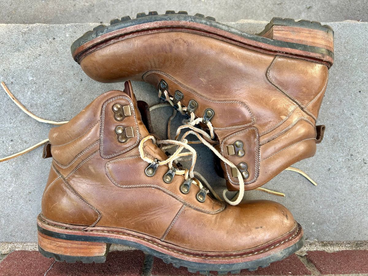 Photo by Vic on May 31, 2026 of the Blkbrd Shoemaker Bulwark Trek Boot in Horween Natural Chromepak.