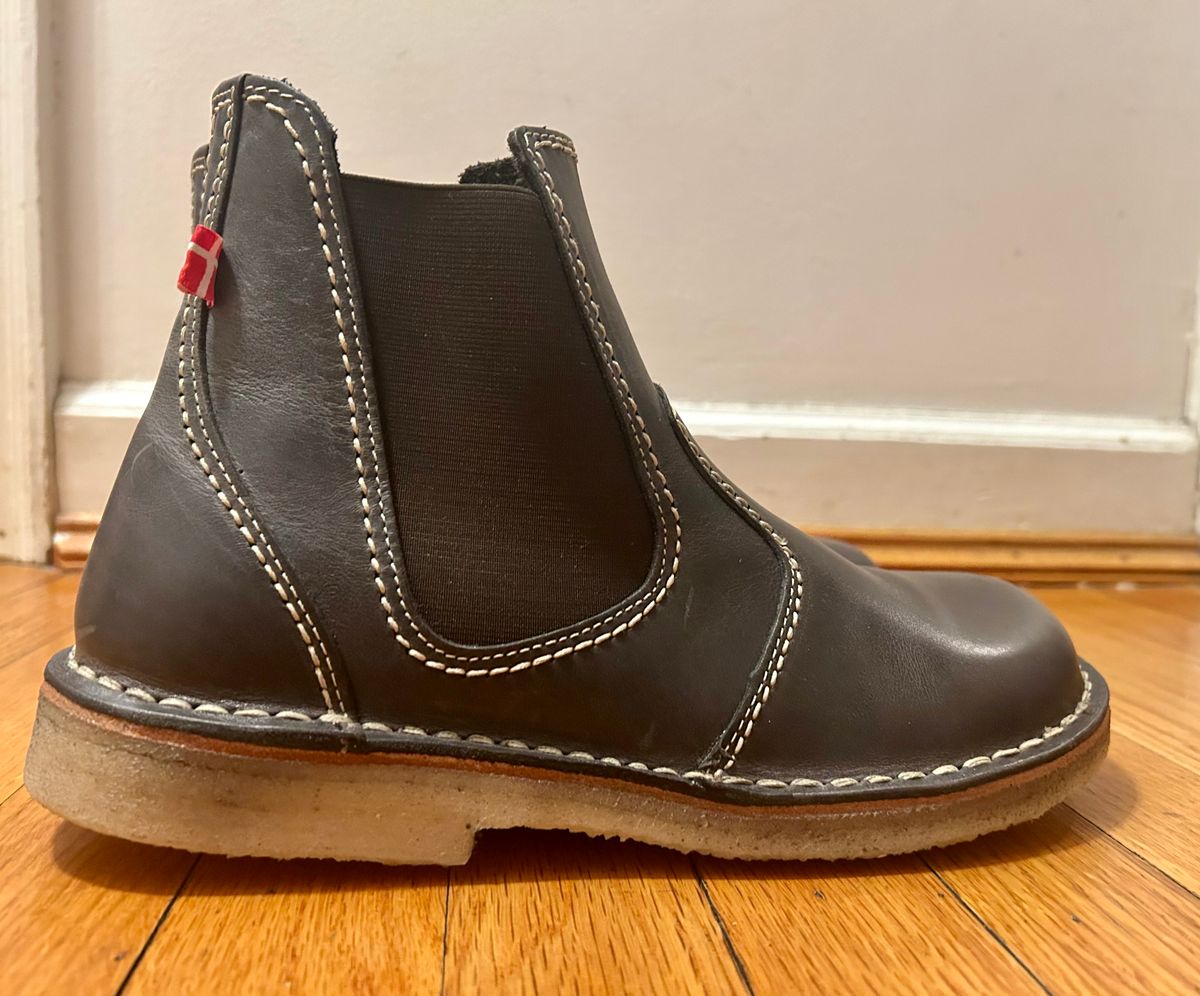 Photo by Vic on February 16, 2026 of the Duckfeet Roskilde in Terracare Slate.