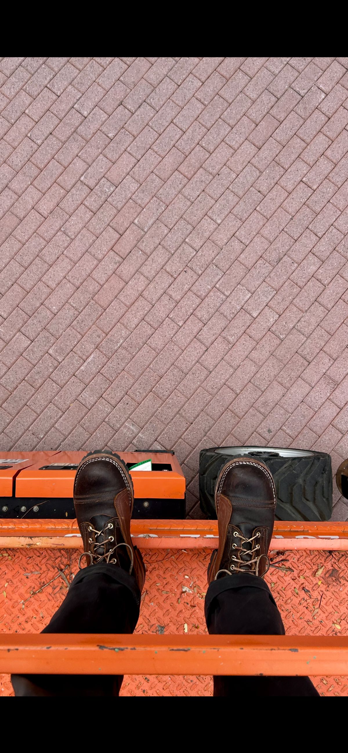 Photo by Vic on November 25, 2025 of the Nicks X Rose Anvil ND1 in Horween Black Waxed Flesh.