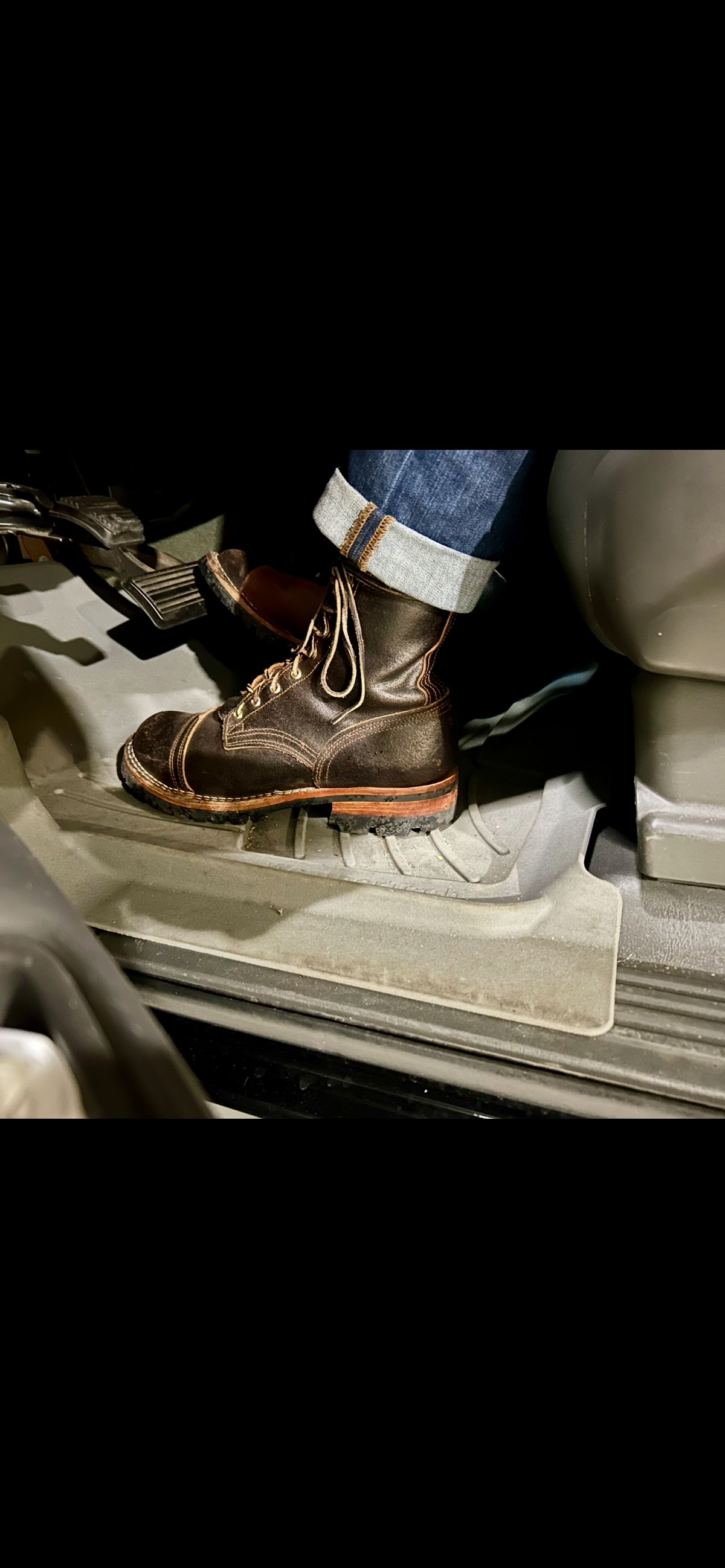 Photo by Vic on November 26, 2025 of the Nicks X Rose Anvil ND1 in Horween Black Waxed Flesh.