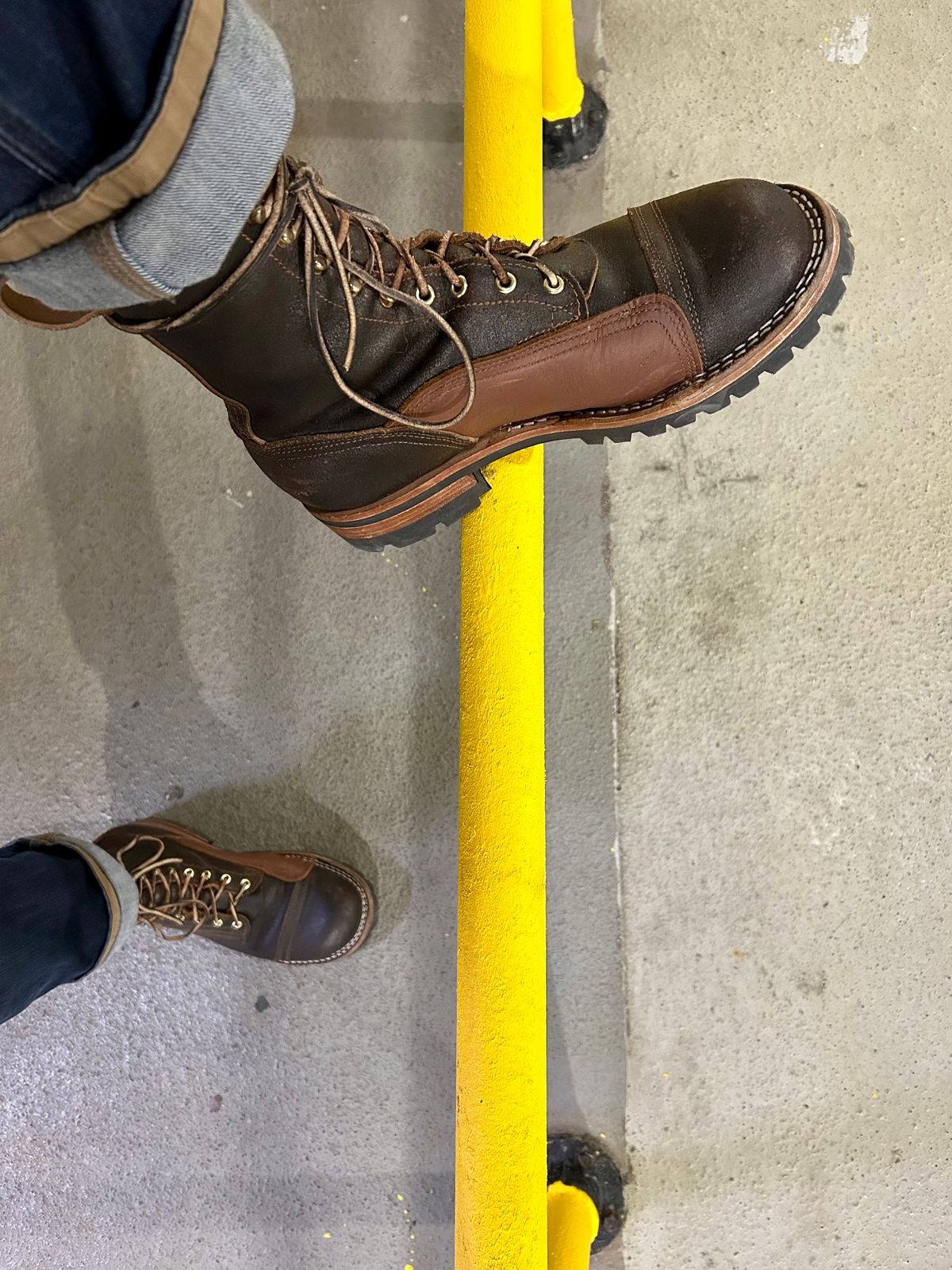 Photo by Vic on November 28, 2025 of the Nicks X Rose Anvil ND1 in Horween Black Waxed Flesh.