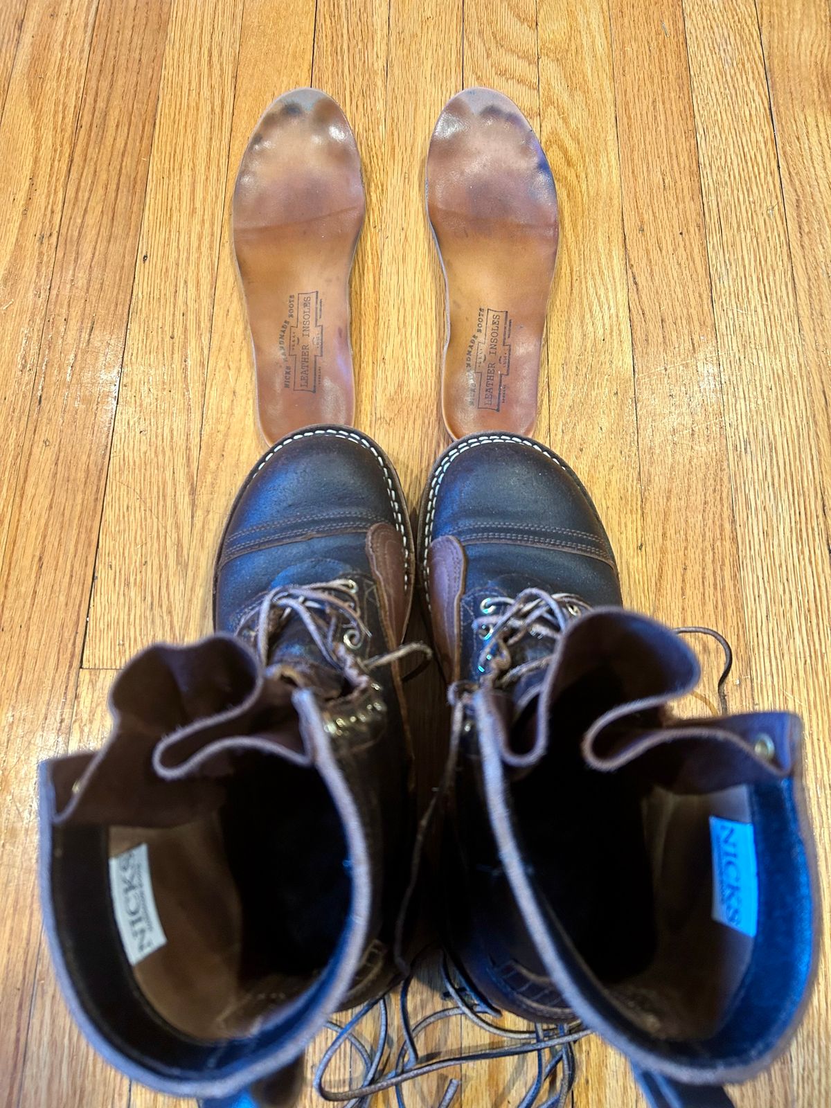 Photo by Vic on January 8, 2026 of the Nicks X Rose Anvil ND1 in Horween Black Waxed Flesh.