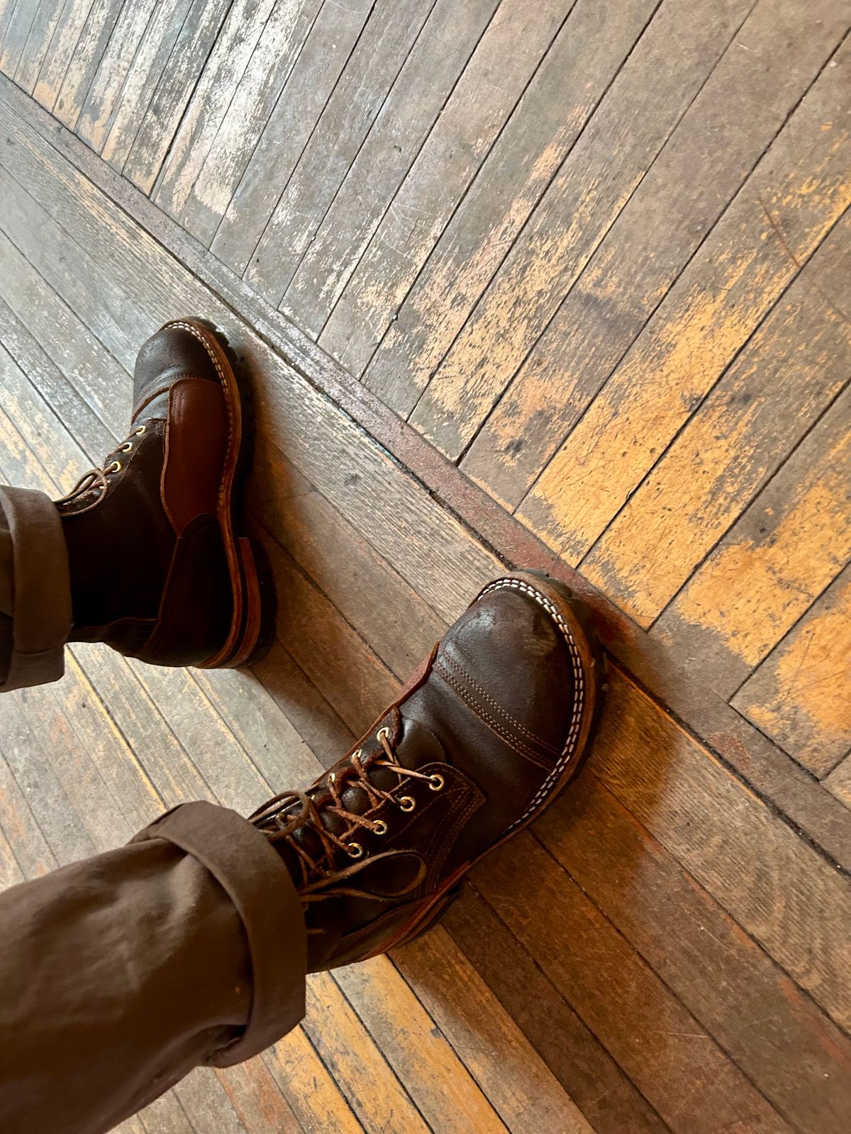 Photo by Vic on January 24, 2026 of the Nicks X Rose Anvil ND1 in Horween Black Waxed Flesh.