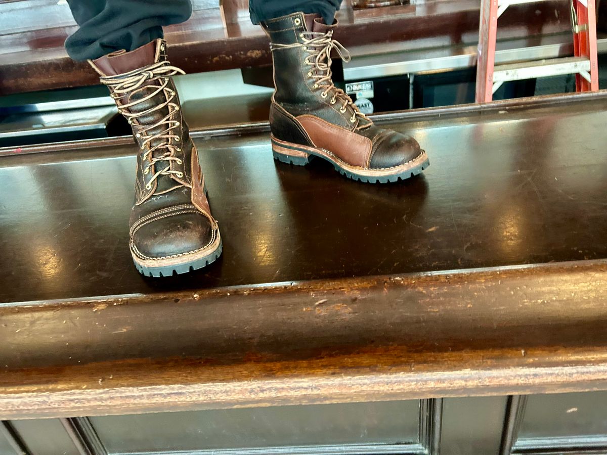 Photo by Vic on January 25, 2026 of the Nicks X Rose Anvil ND1 in Horween Black Waxed Flesh.