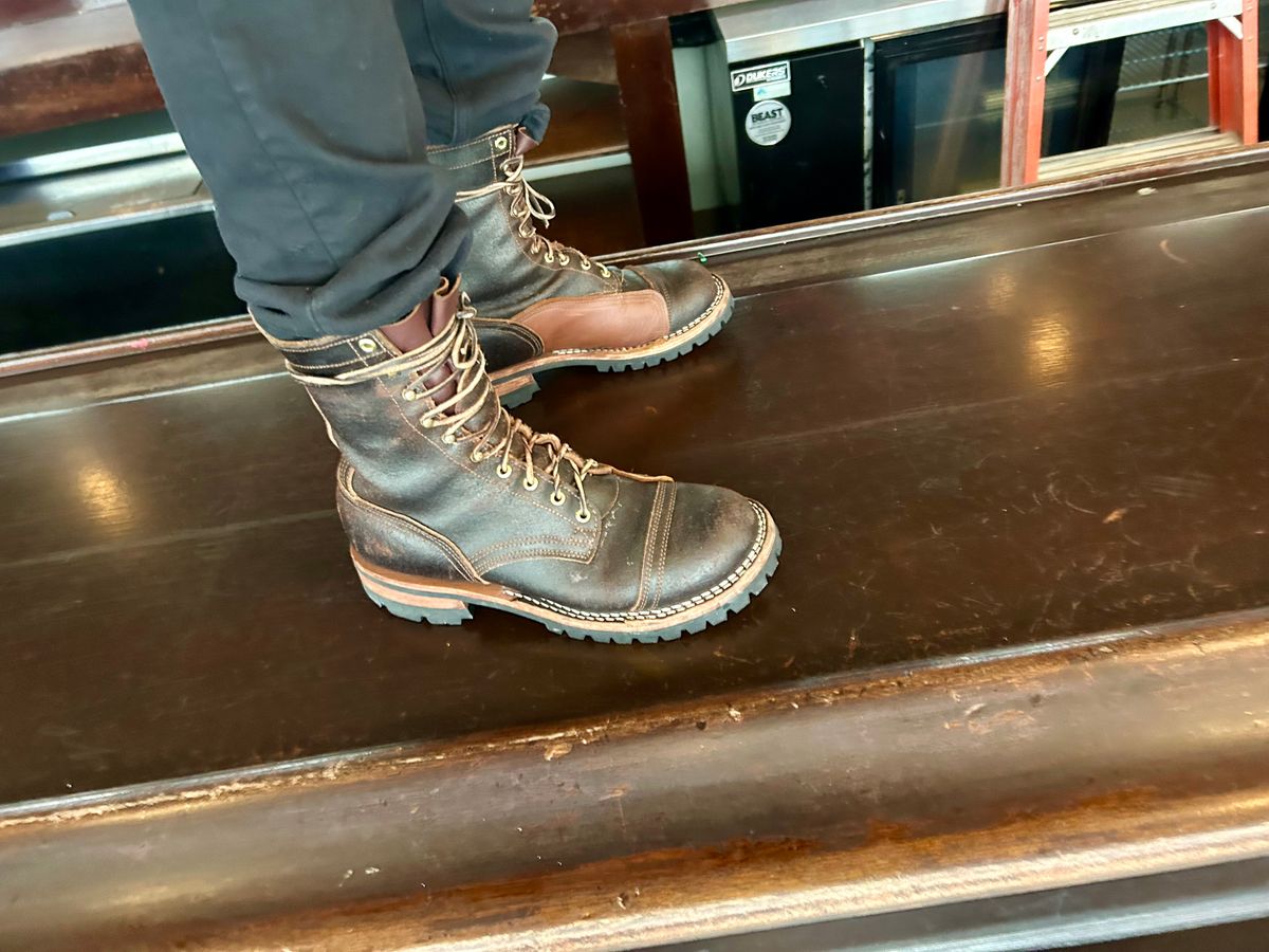 Photo by Vic on January 25, 2026 of the Nicks X Rose Anvil ND1 in Horween Black Waxed Flesh.