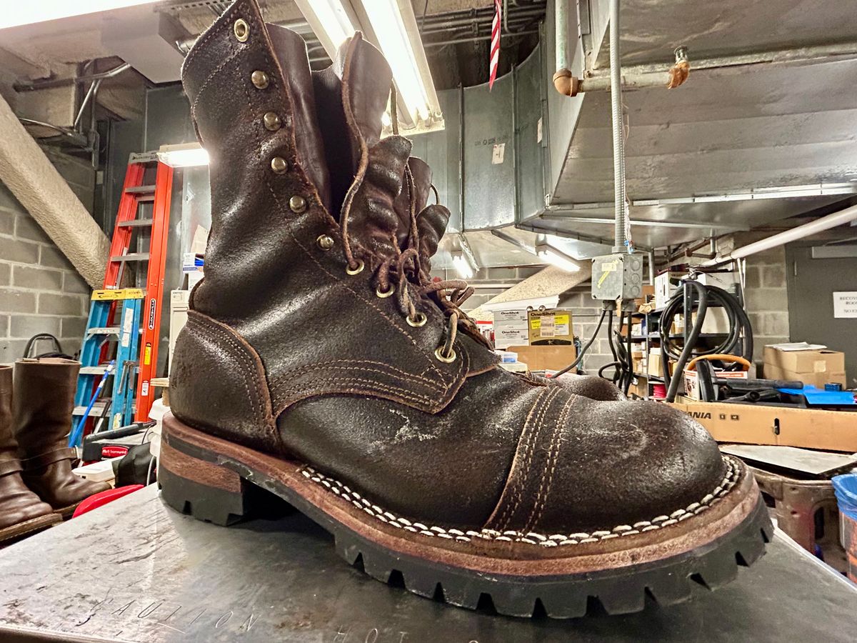 Photo by Vic on January 26, 2026 of the Nicks X Rose Anvil ND1 in Horween Black Waxed Flesh.