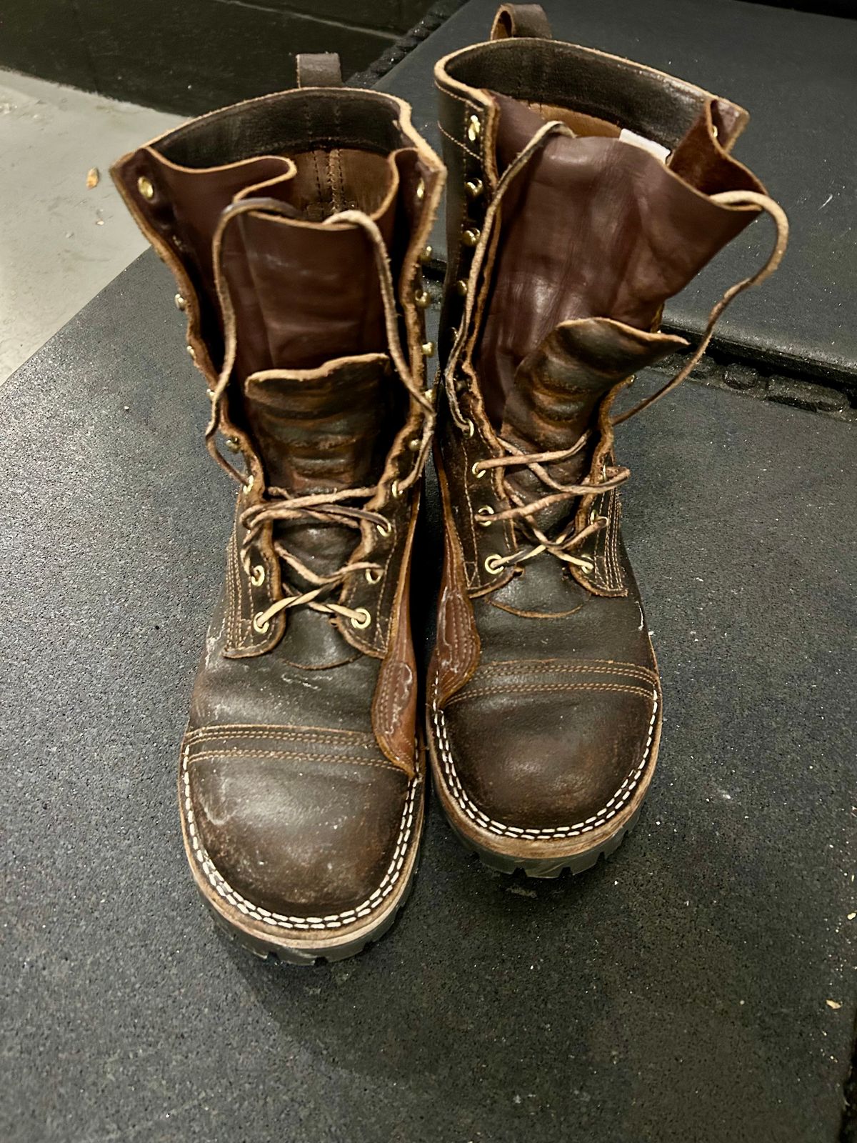 Photo by Vic on January 26, 2026 of the Nicks X Rose Anvil ND1 in Horween Black Waxed Flesh.