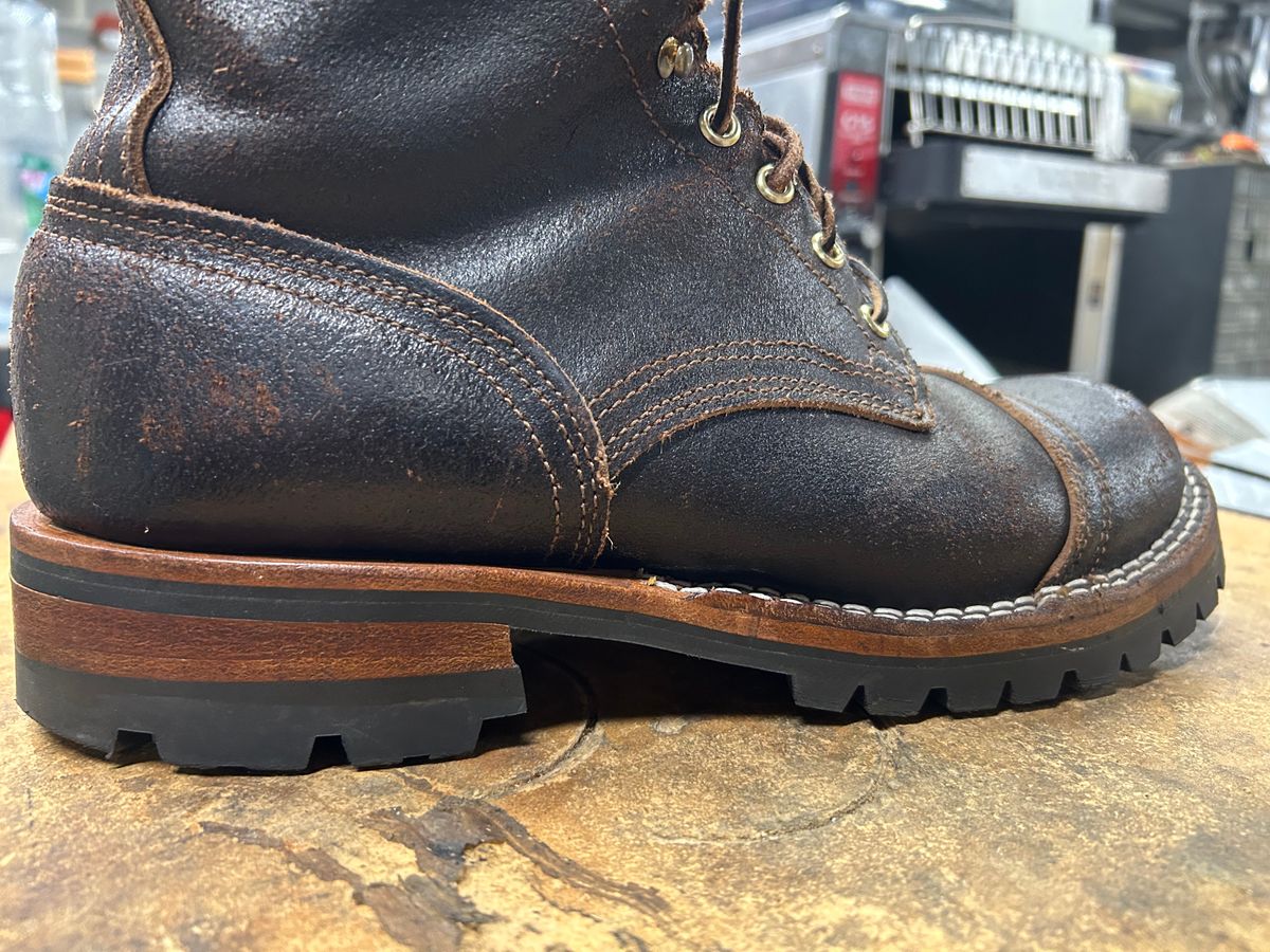 Photo by Vic on February 27, 2026 of the Nicks X Rose Anvil ND1 in Horween Black Waxed Flesh.