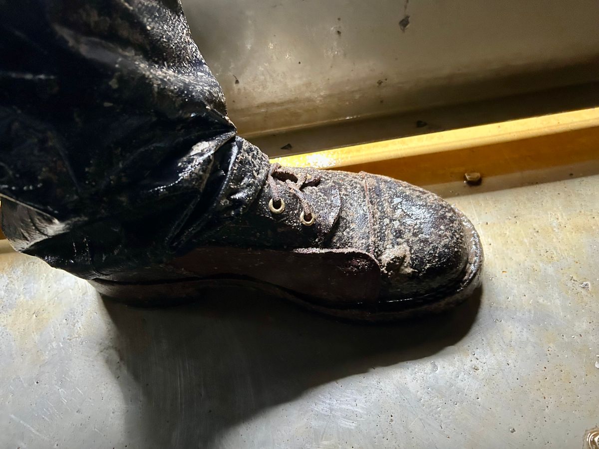 Photo by Vic on May 2, 2026 of the Nicks X Rose Anvil ND1 in Horween Black Waxed Flesh.
