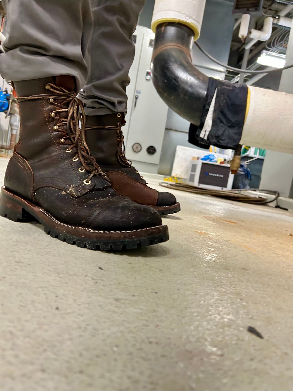 Photo by Vic on May 2, 2026 of the Nicks X Rose Anvil ND1 in Horween Black Waxed Flesh.