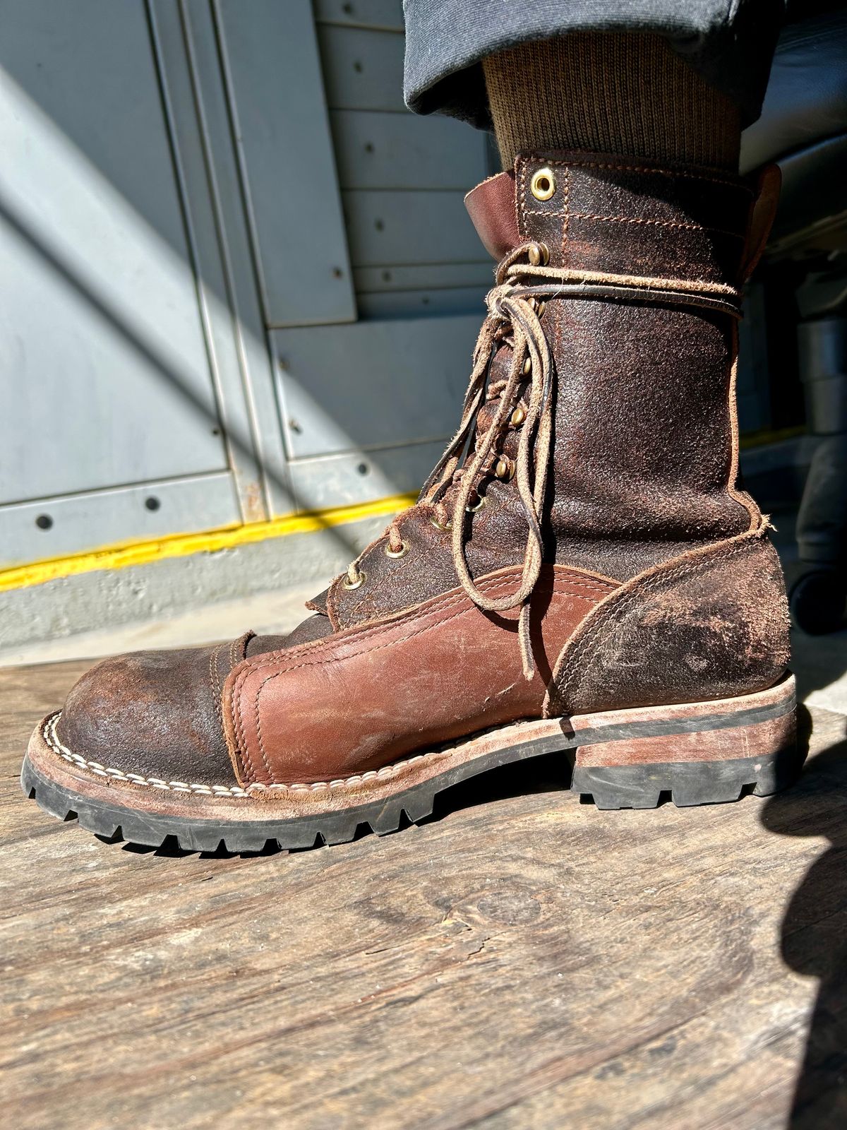 Photo by Vic on May 12, 2026 of the Nicks X Rose Anvil ND1 in Horween Black Waxed Flesh.