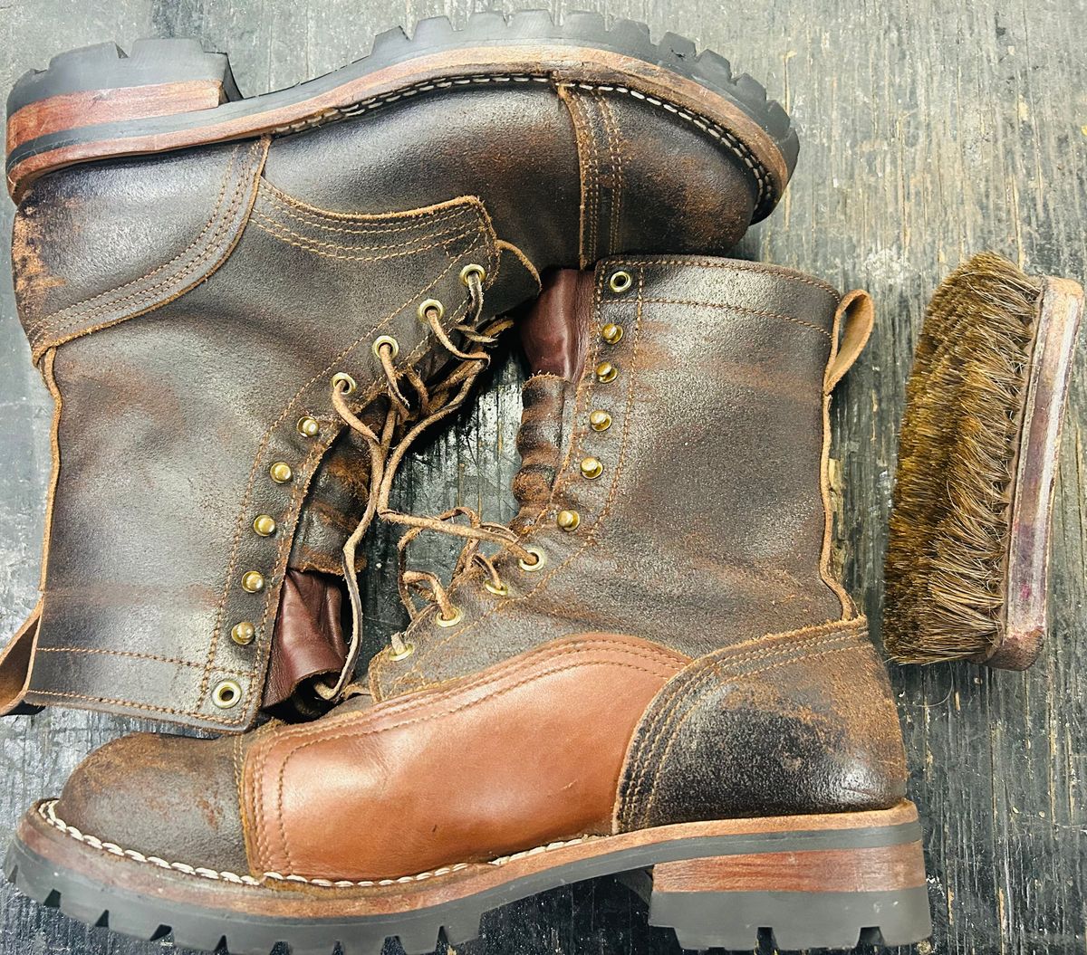 Photo by Vic on May 21, 2026 of the Nicks X Rose Anvil ND1 in Horween Black Waxed Flesh.